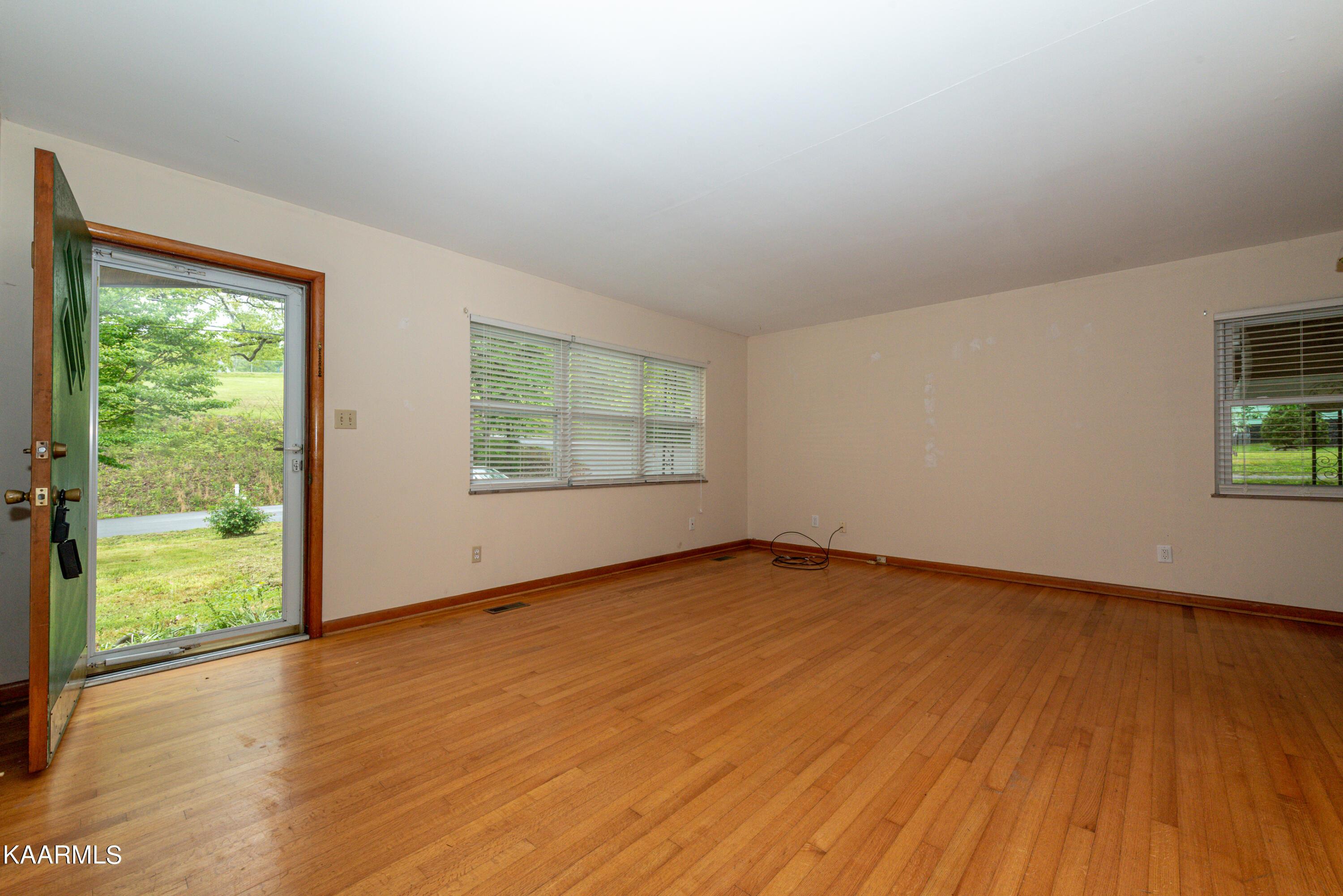 132 Mountain Ave
