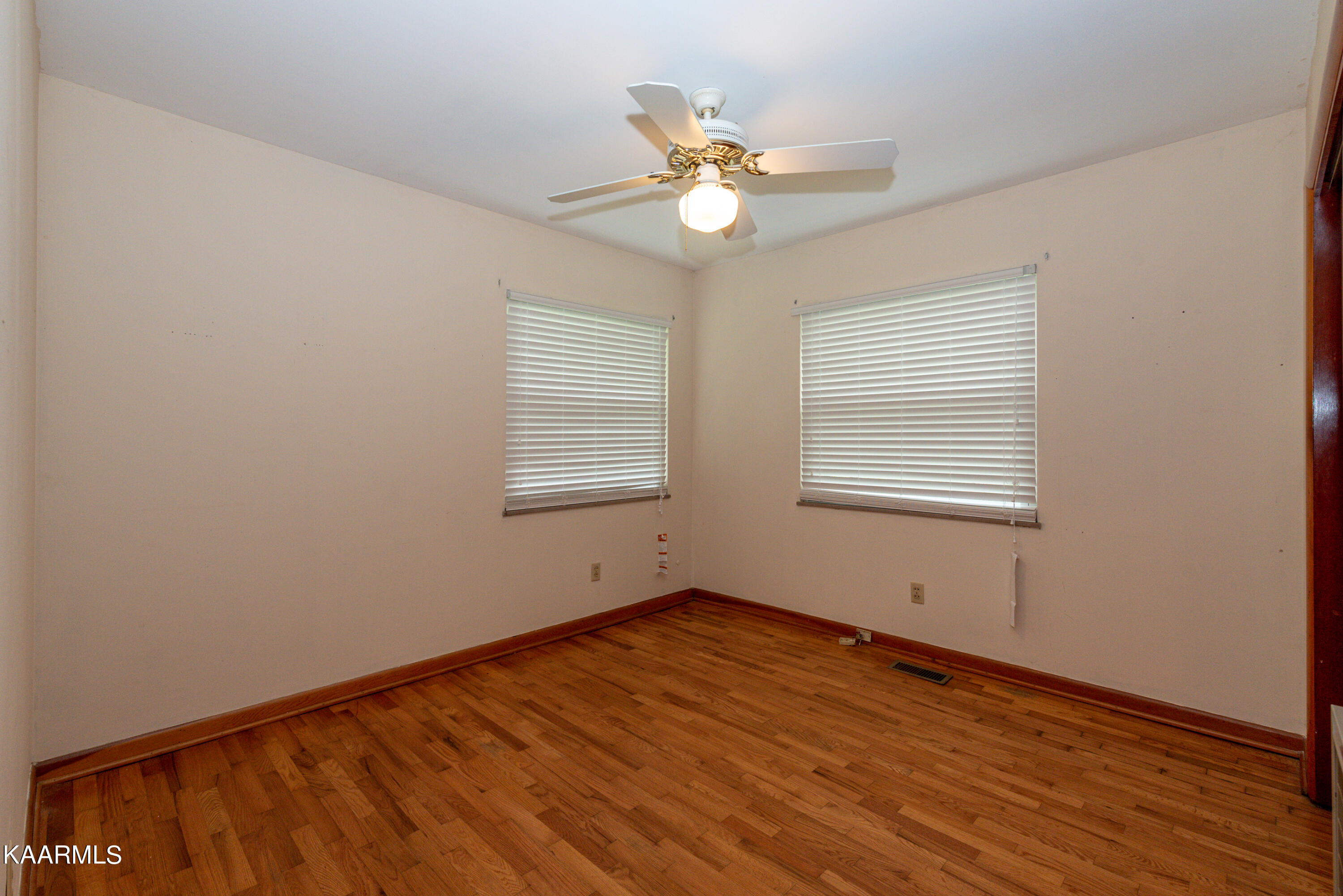 132 Mountain Ave