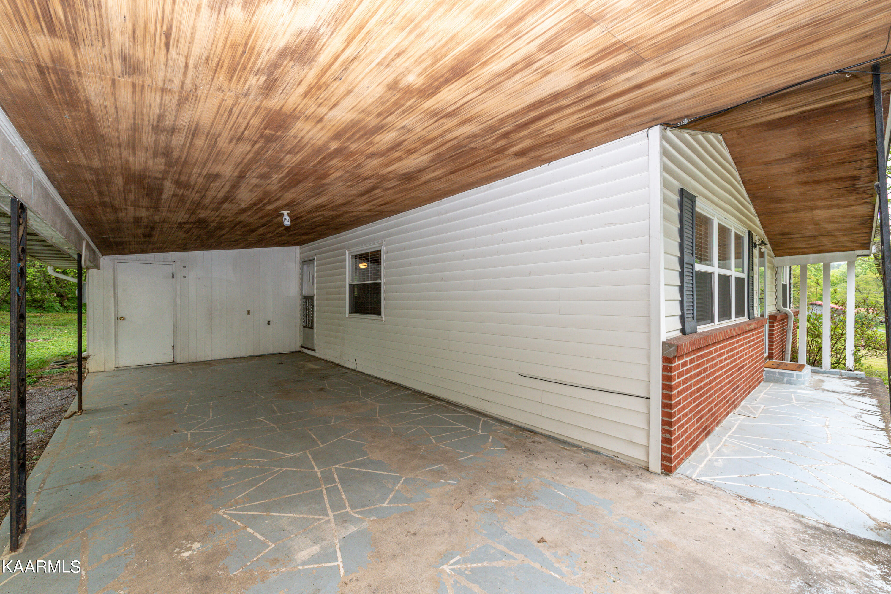 132 Mountain Ave