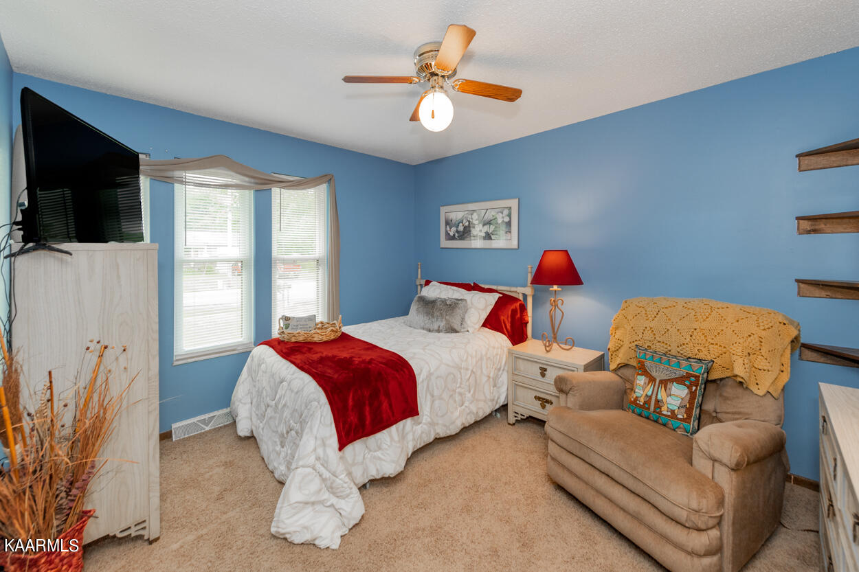559 Burnett Station Rd
