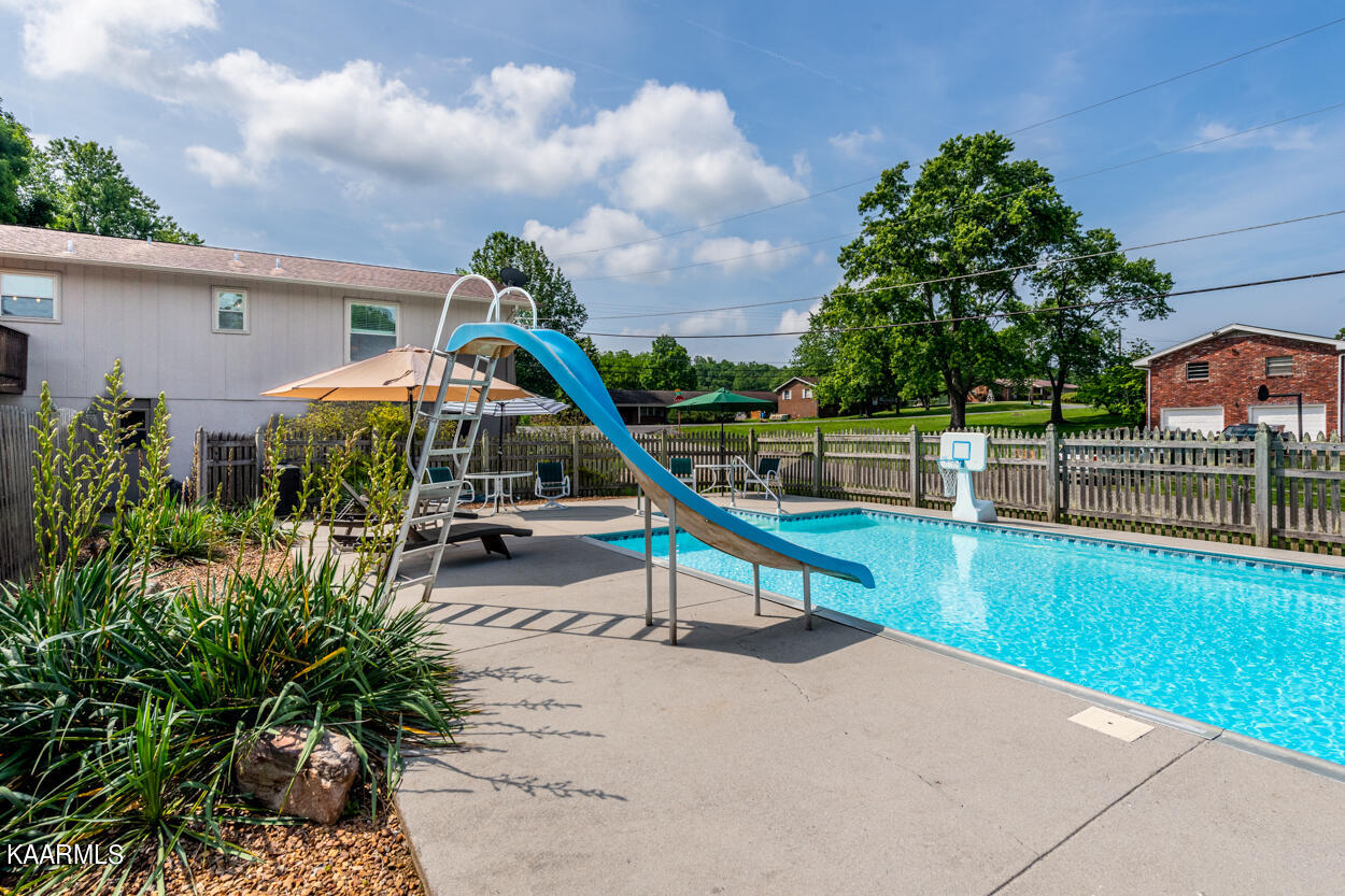 559 Burnett Station Rd