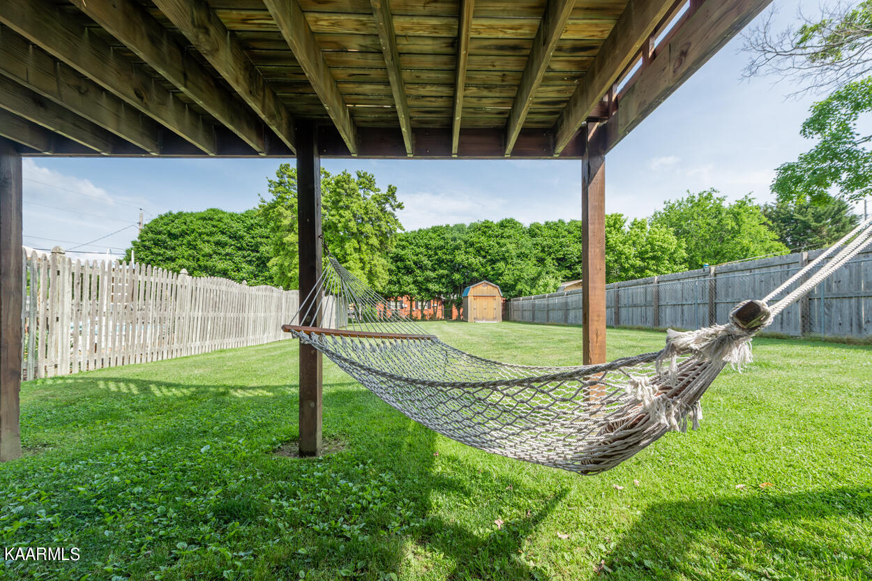 559 Burnett Station Rd