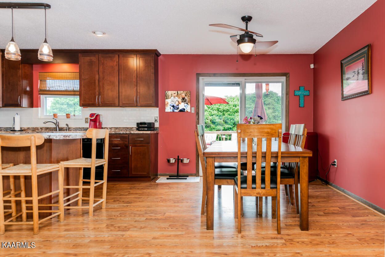 559 Burnett Station Rd