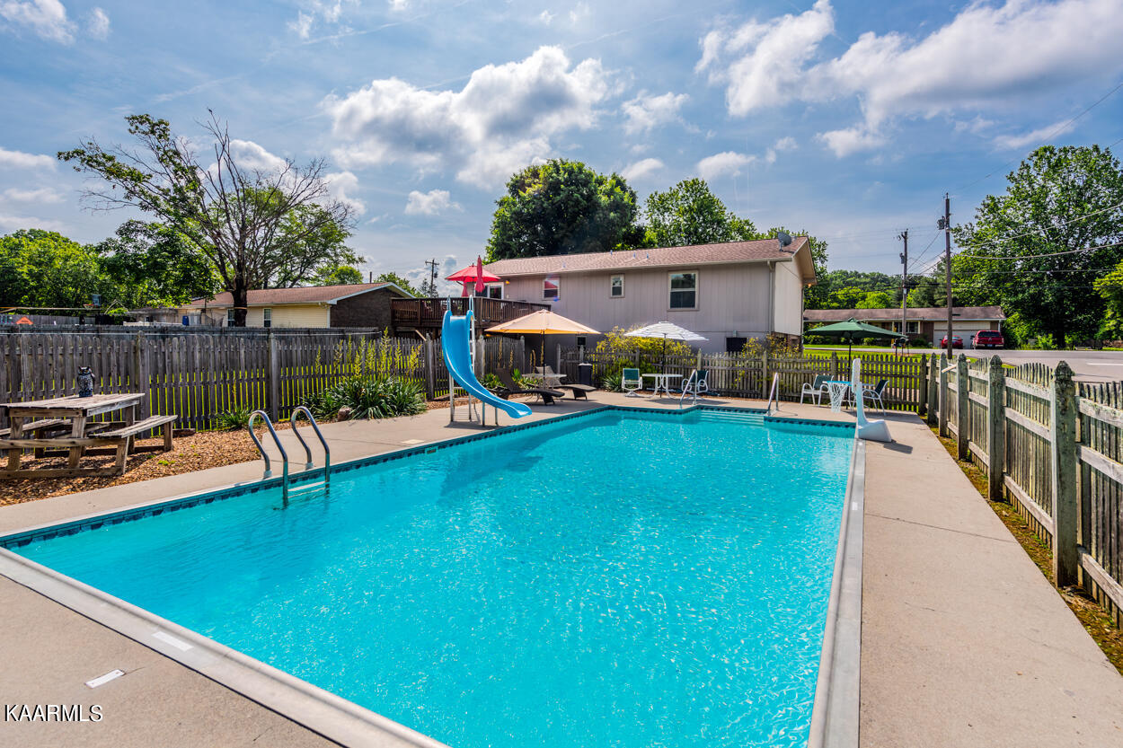 559 Burnett Station Rd