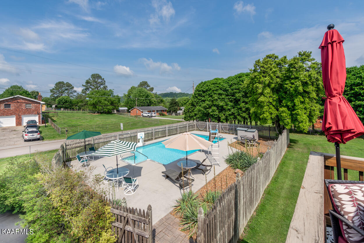 559 Burnett Station Rd