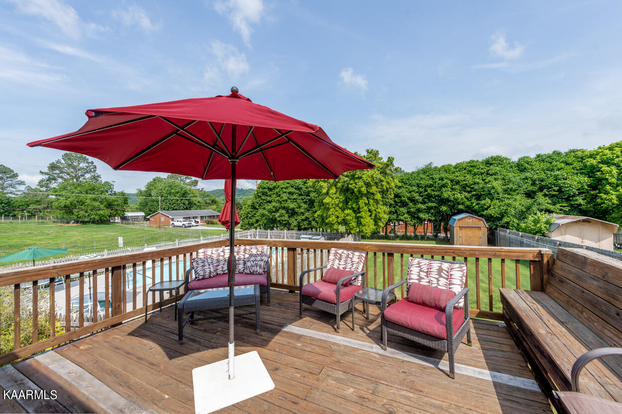 559 Burnett Station Rd