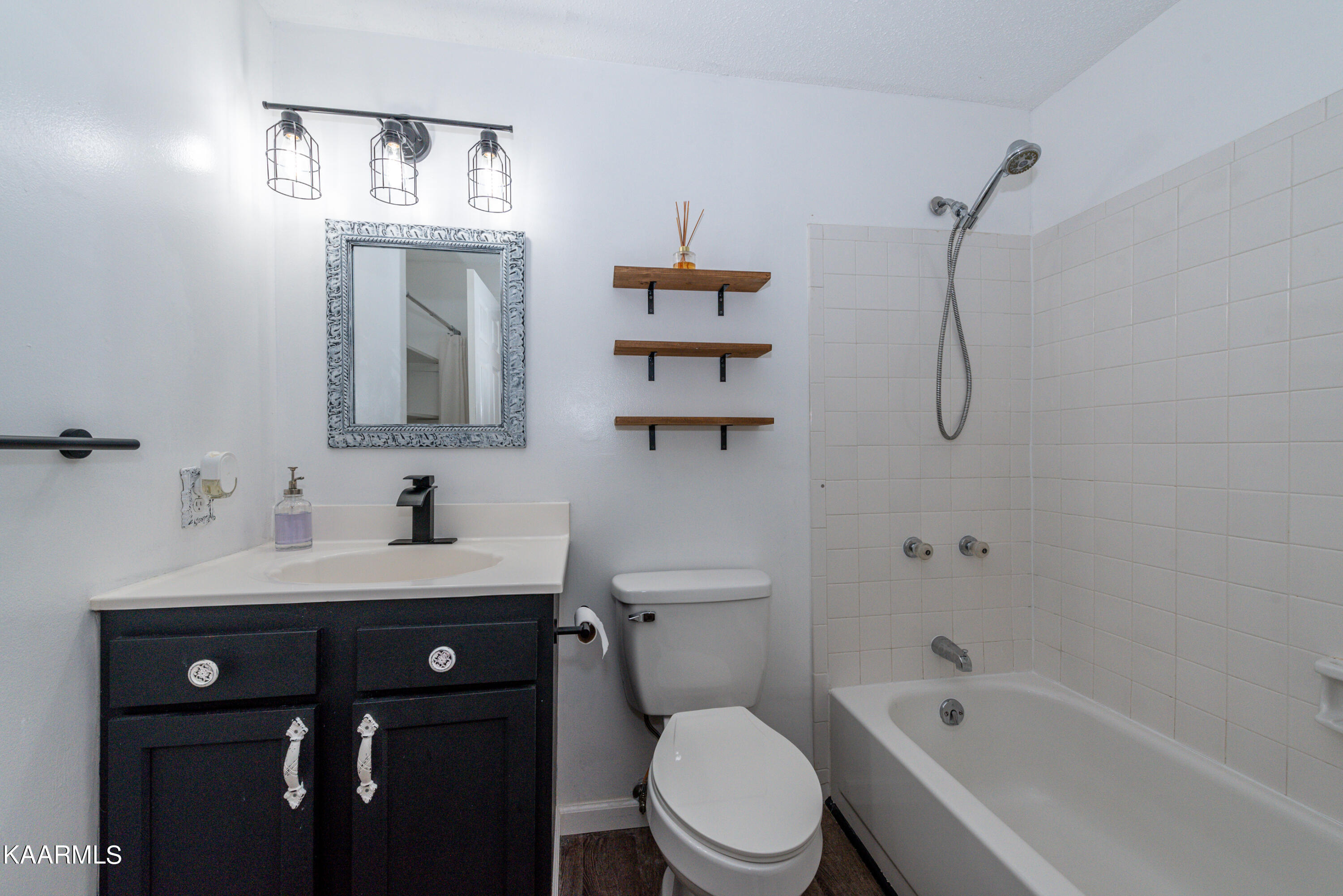 4316 Twin Pines Drive
