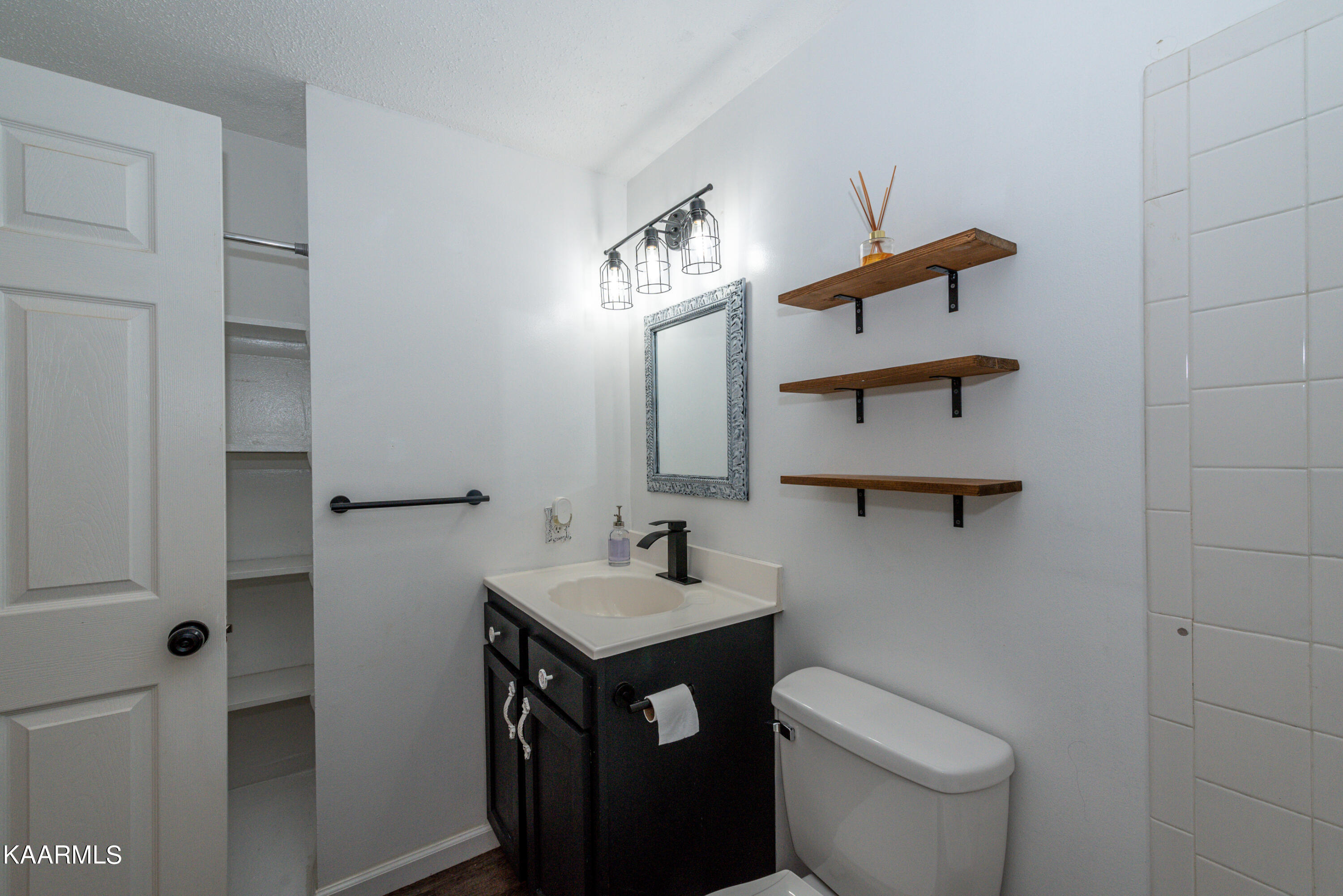 4316 Twin Pines Drive