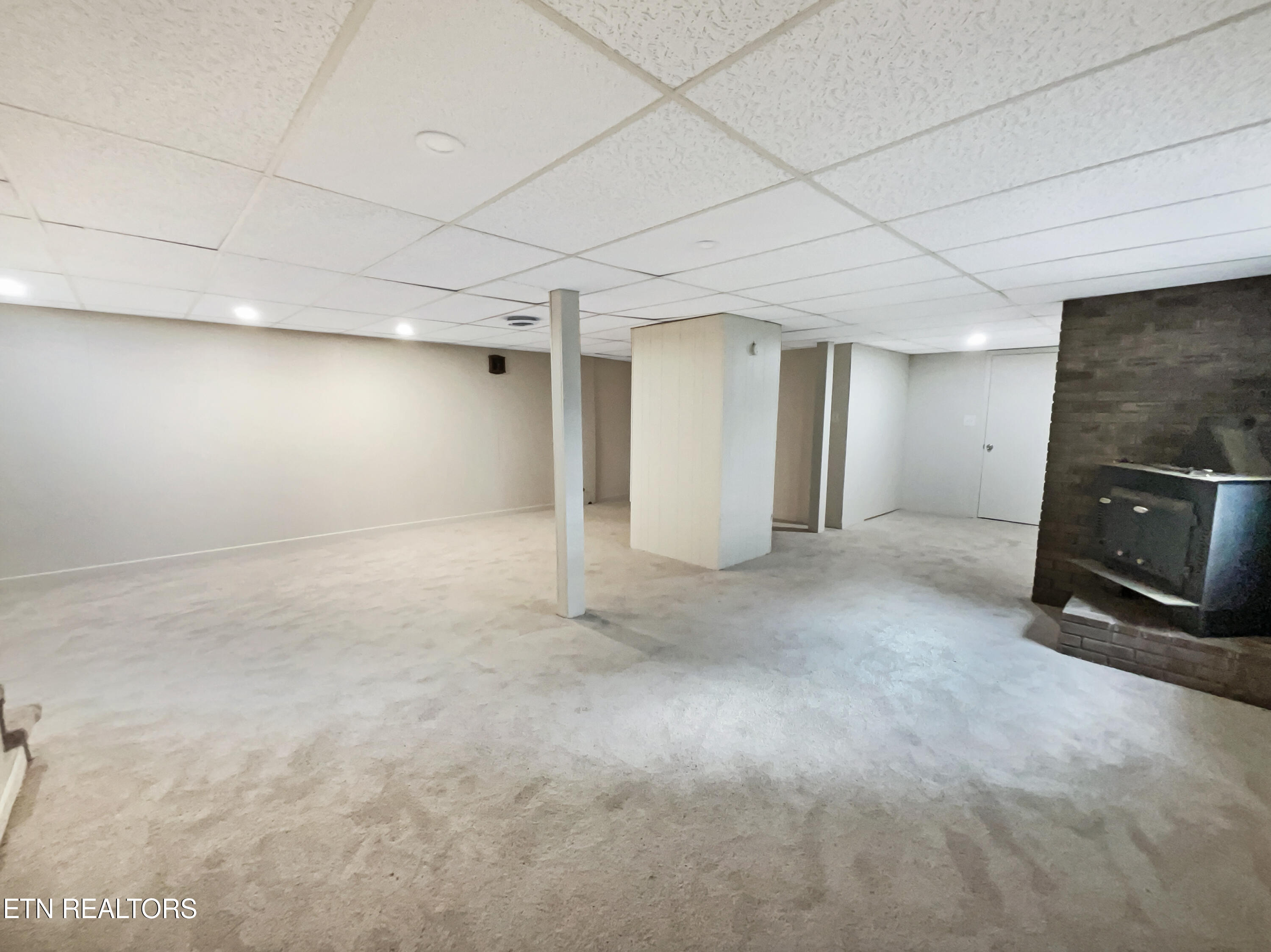 2033 Highland Rd