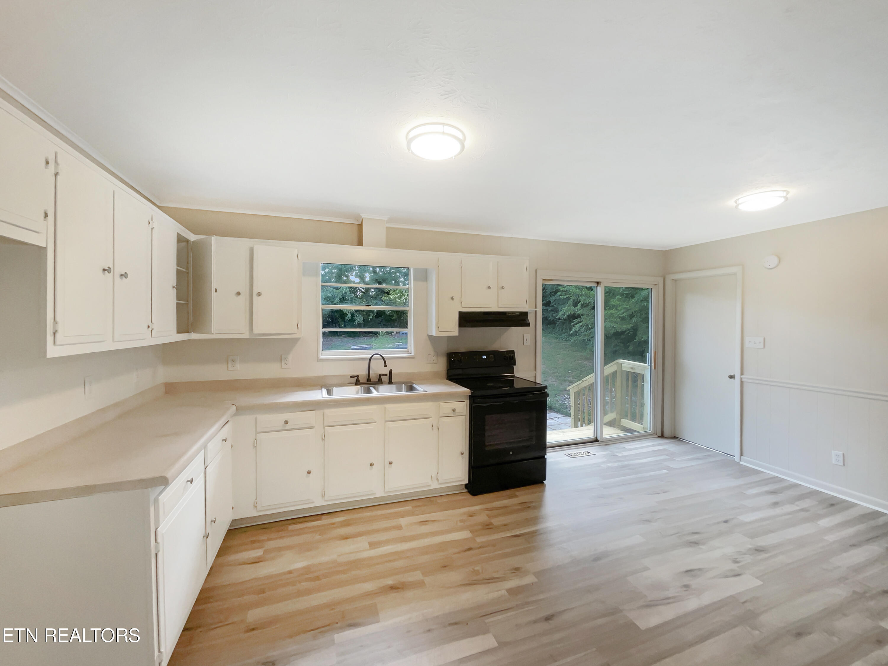 2033 Highland Rd