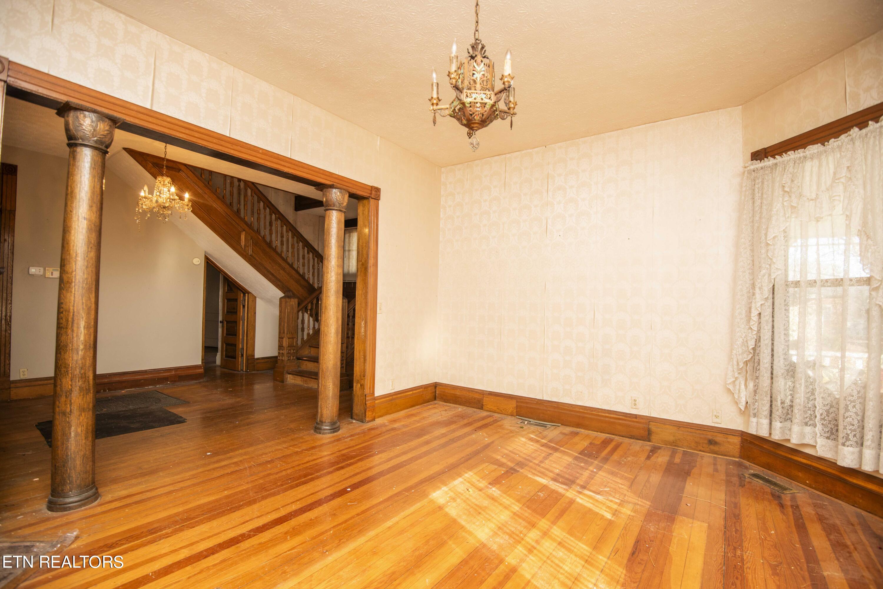 525 Margrave Drive
