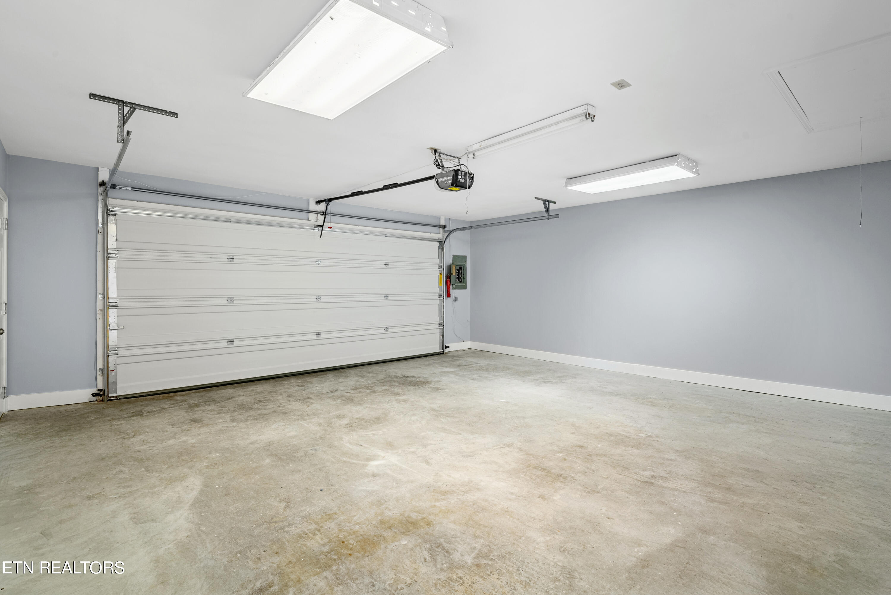 2742 Timberline Drive