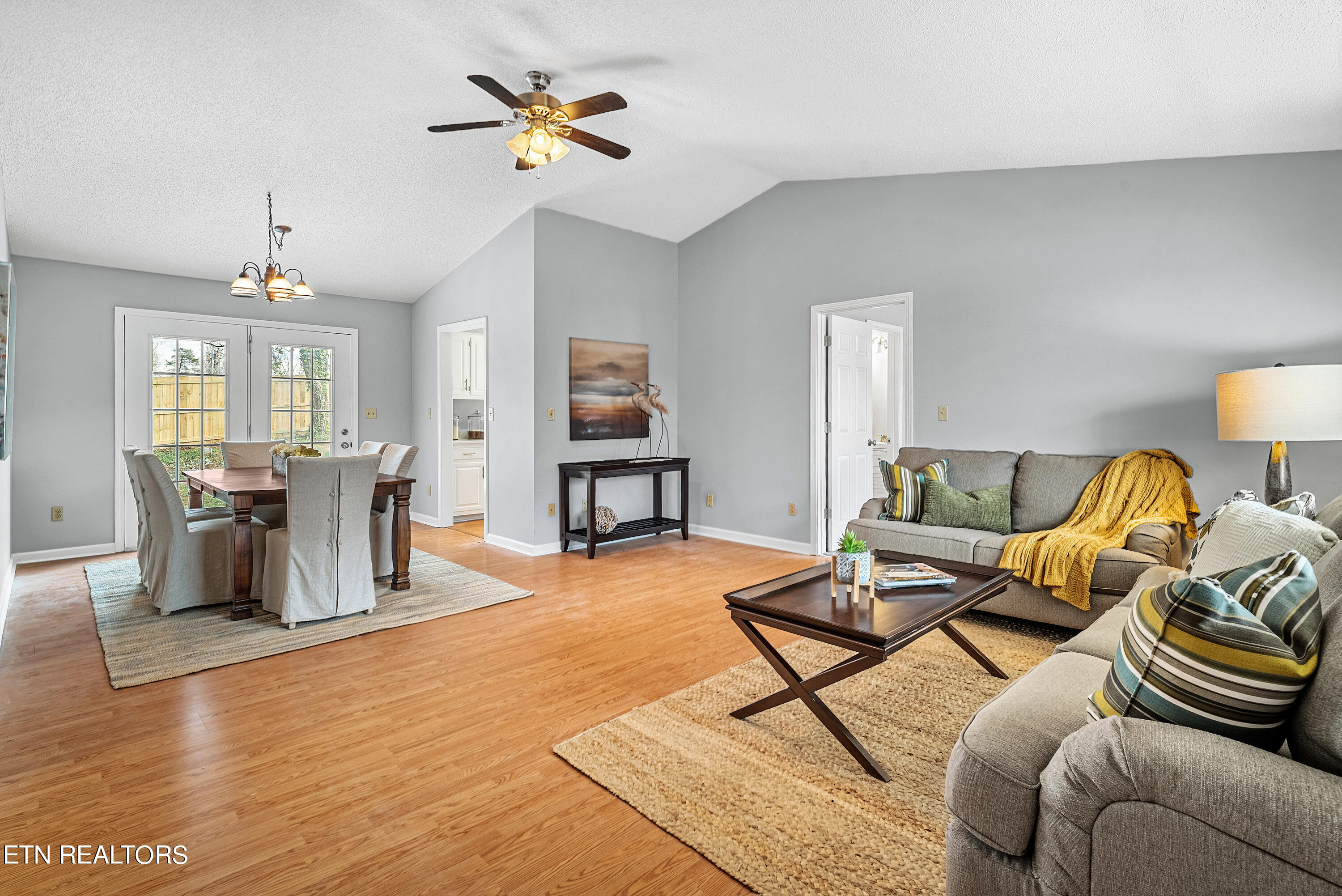 2742 Timberline Drive