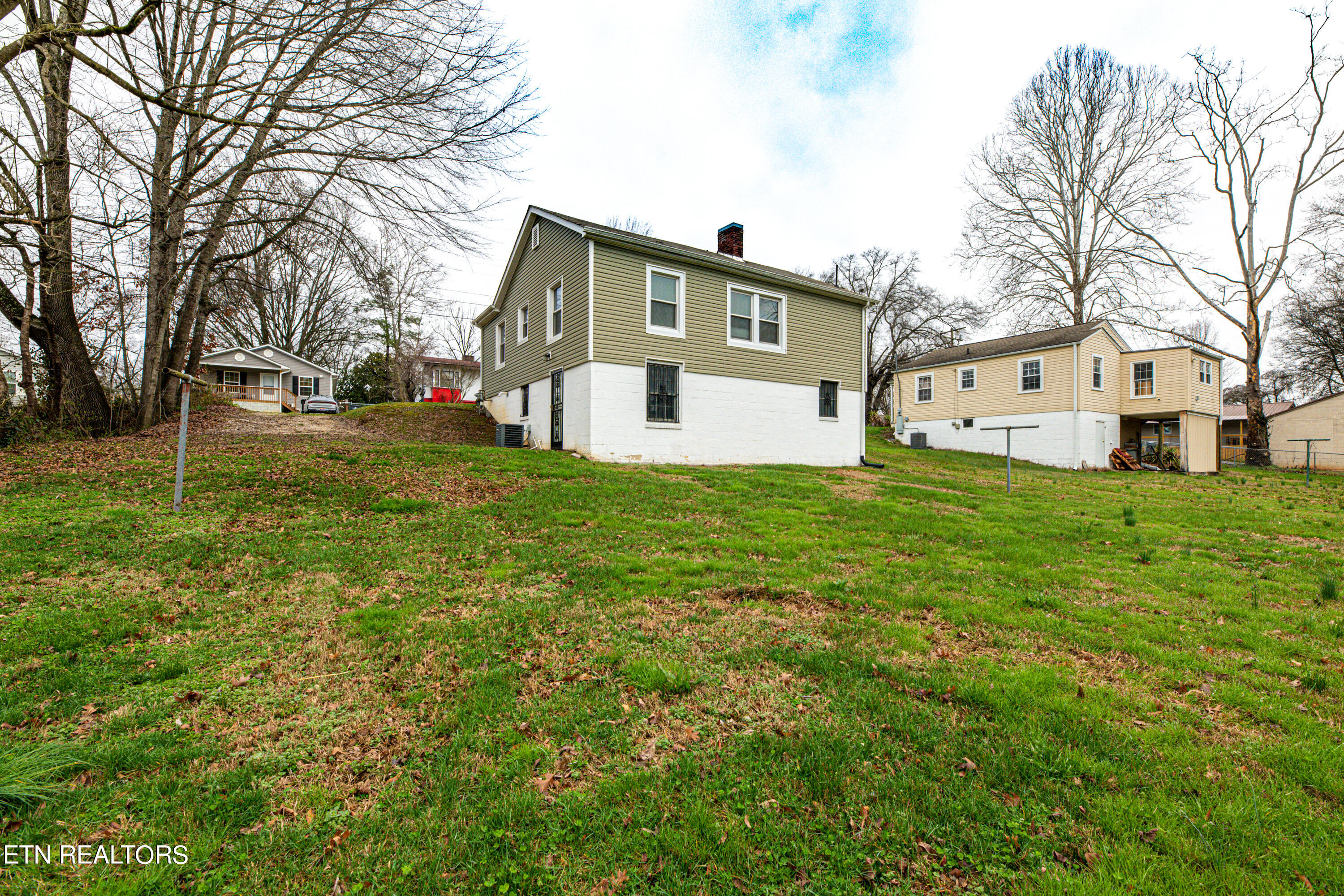 236 SW Buckner Ave