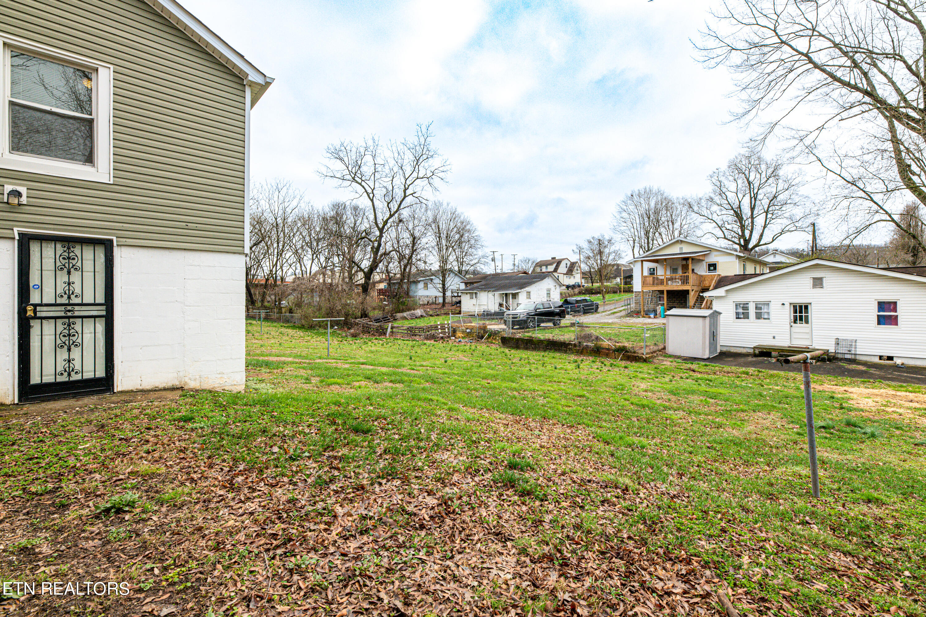 236 SW Buckner Ave
