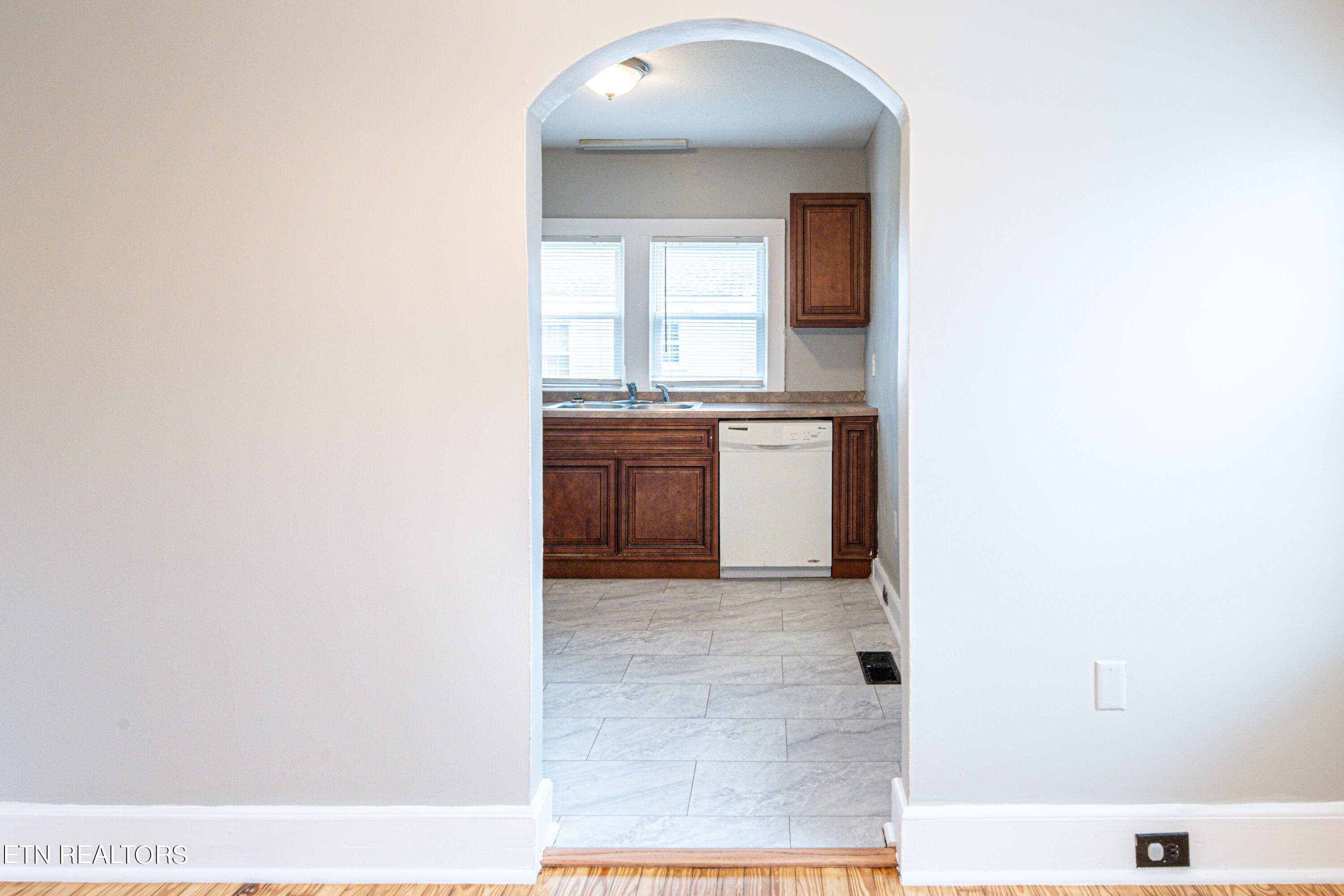236 SW Buckner Ave