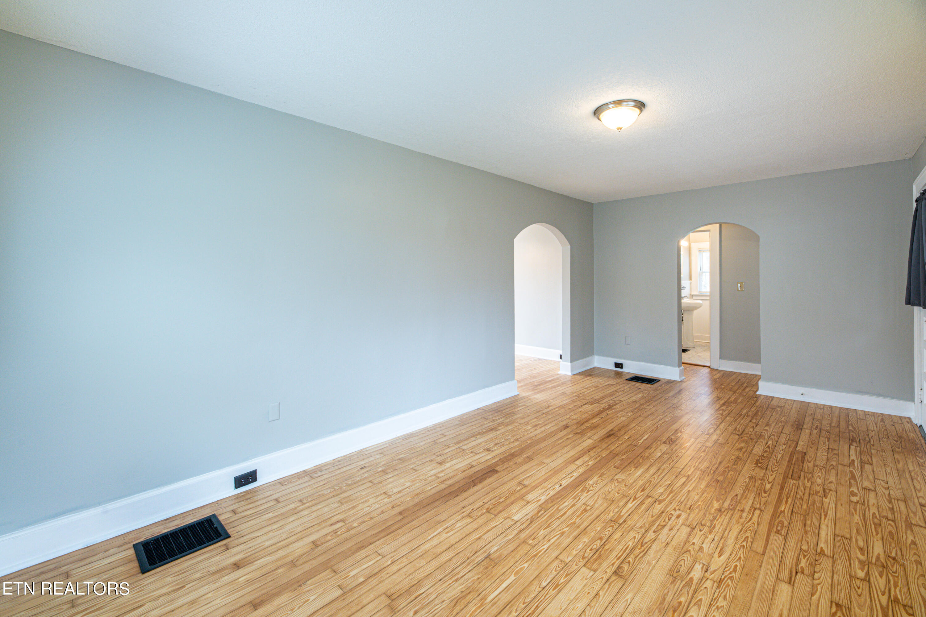 236 SW Buckner Ave