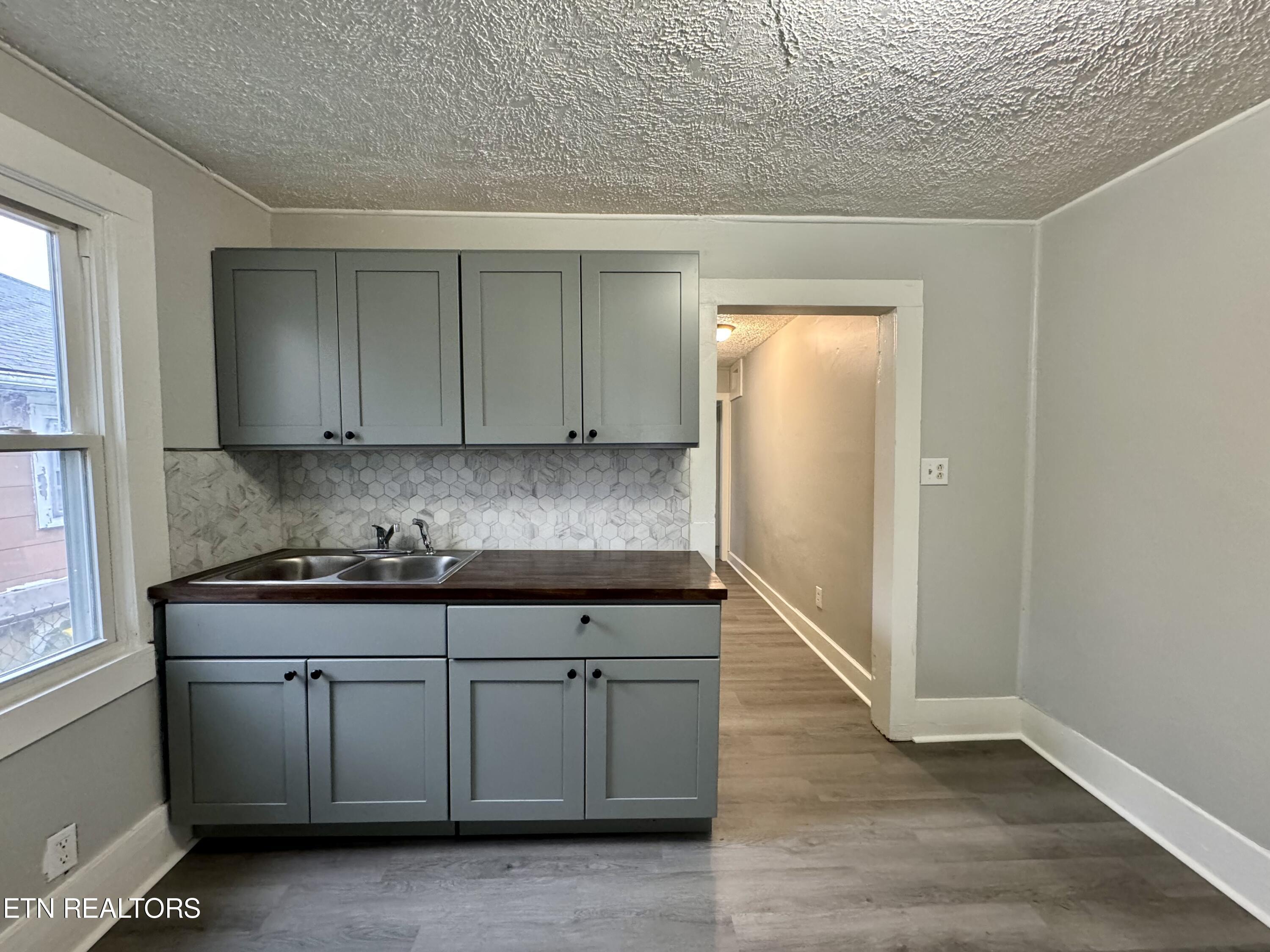 921 E Sevier Ave