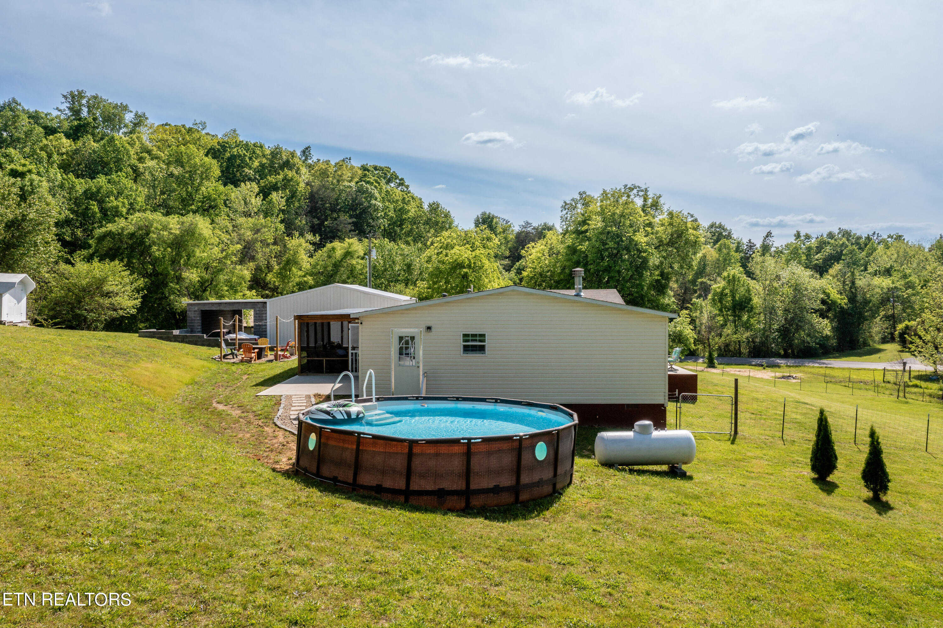 1614 Tom McCall Rd
