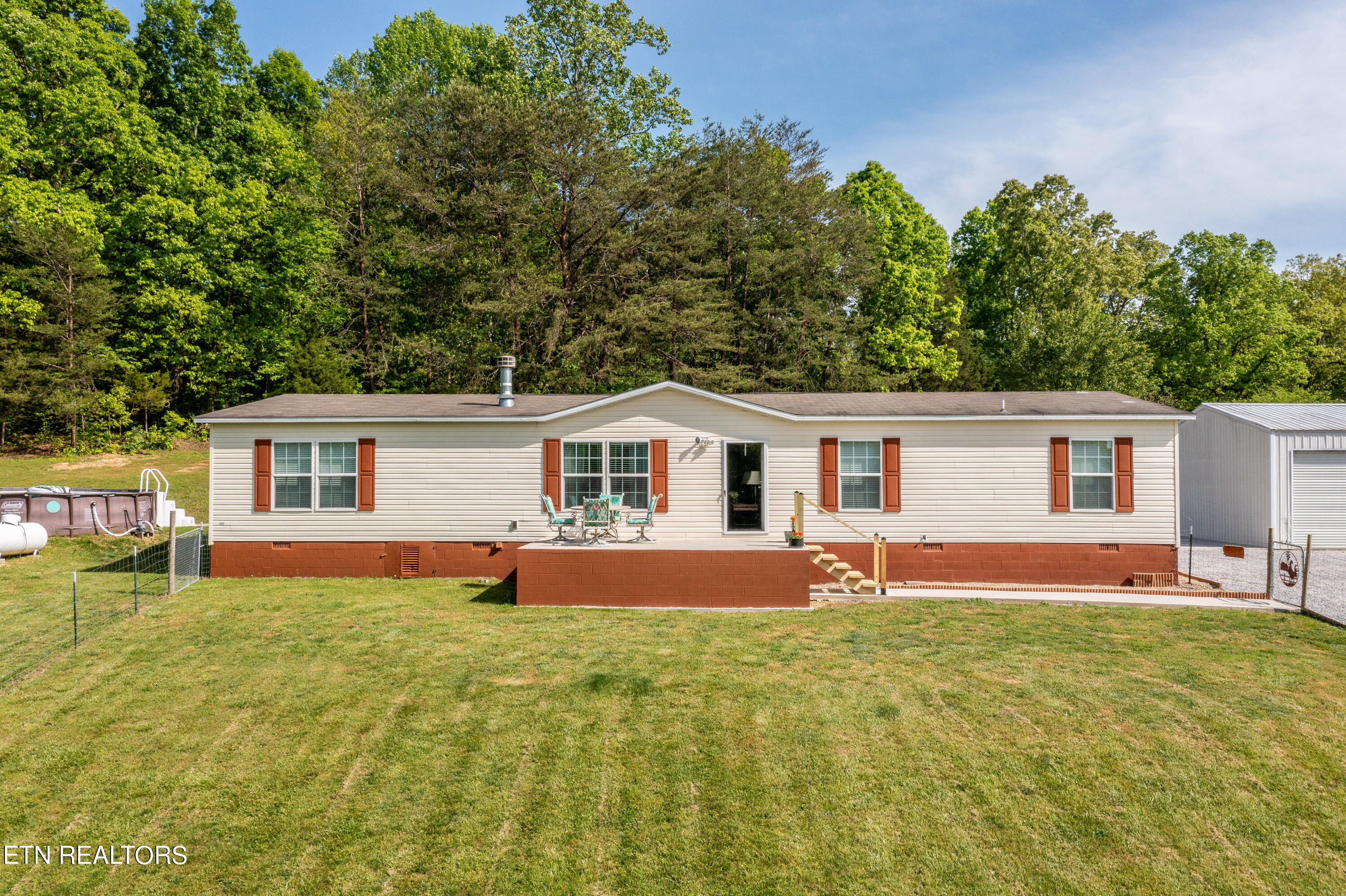 1614 Tom McCall Rd