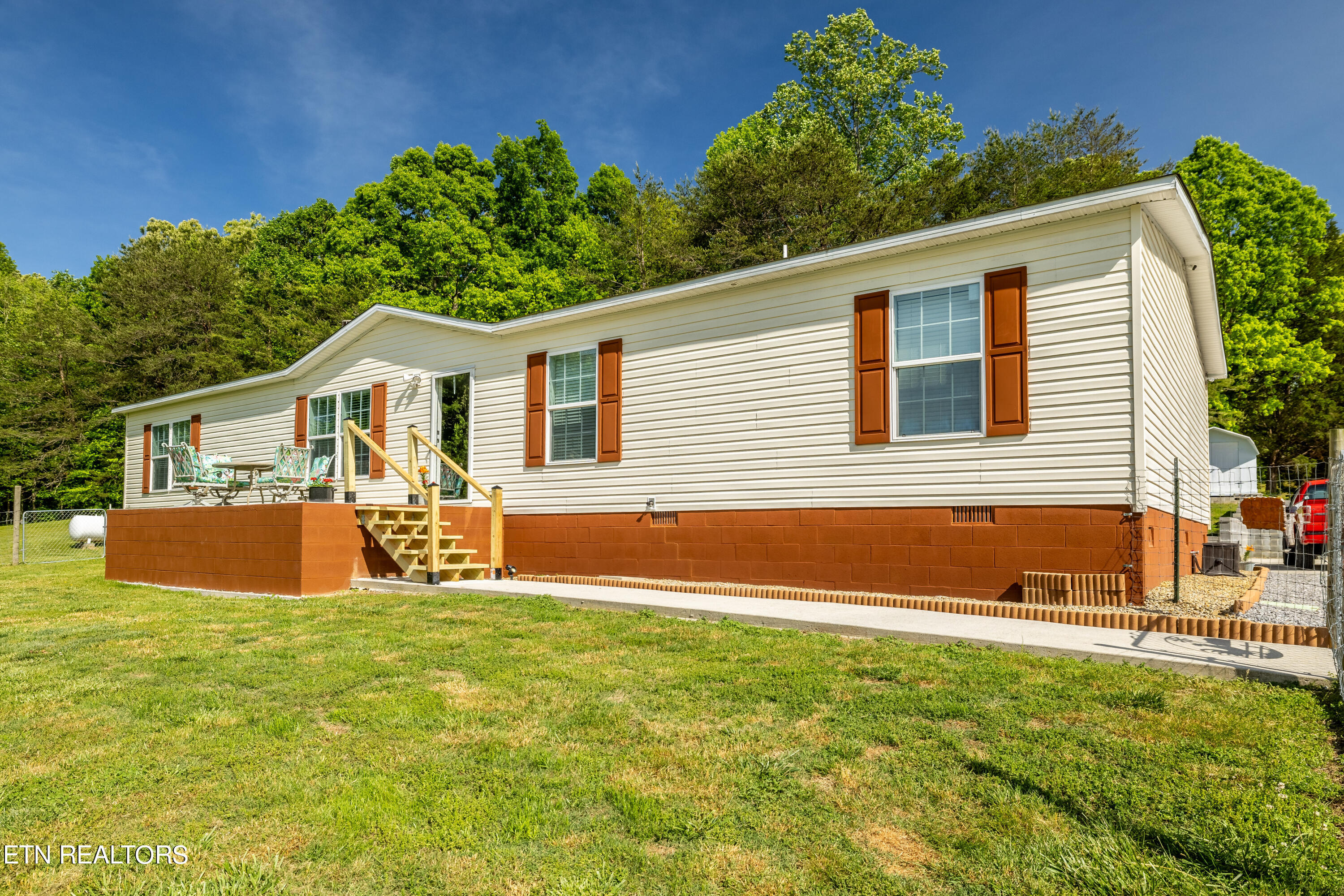 1614 Tom McCall Rd