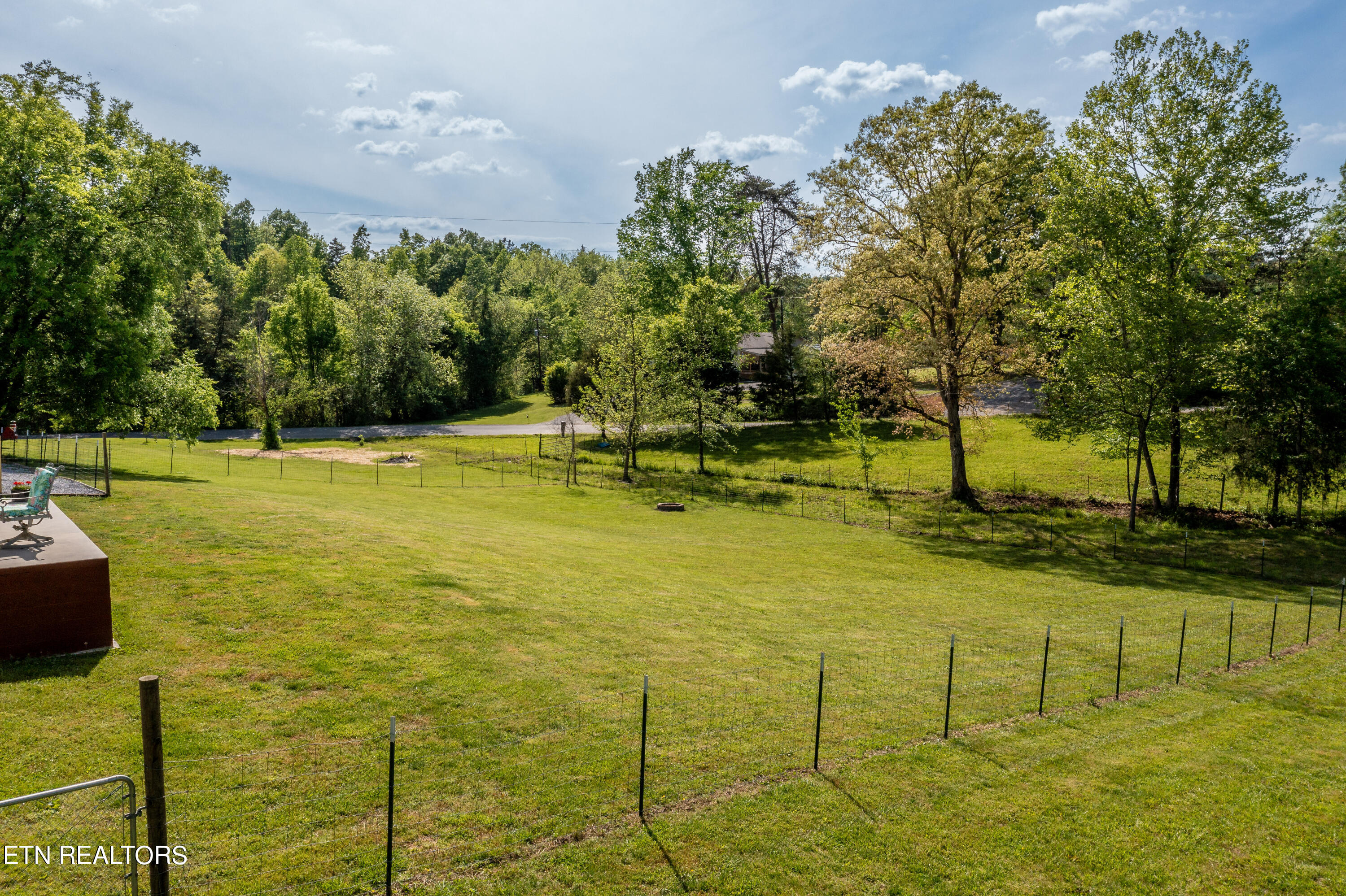 1614 Tom McCall Rd