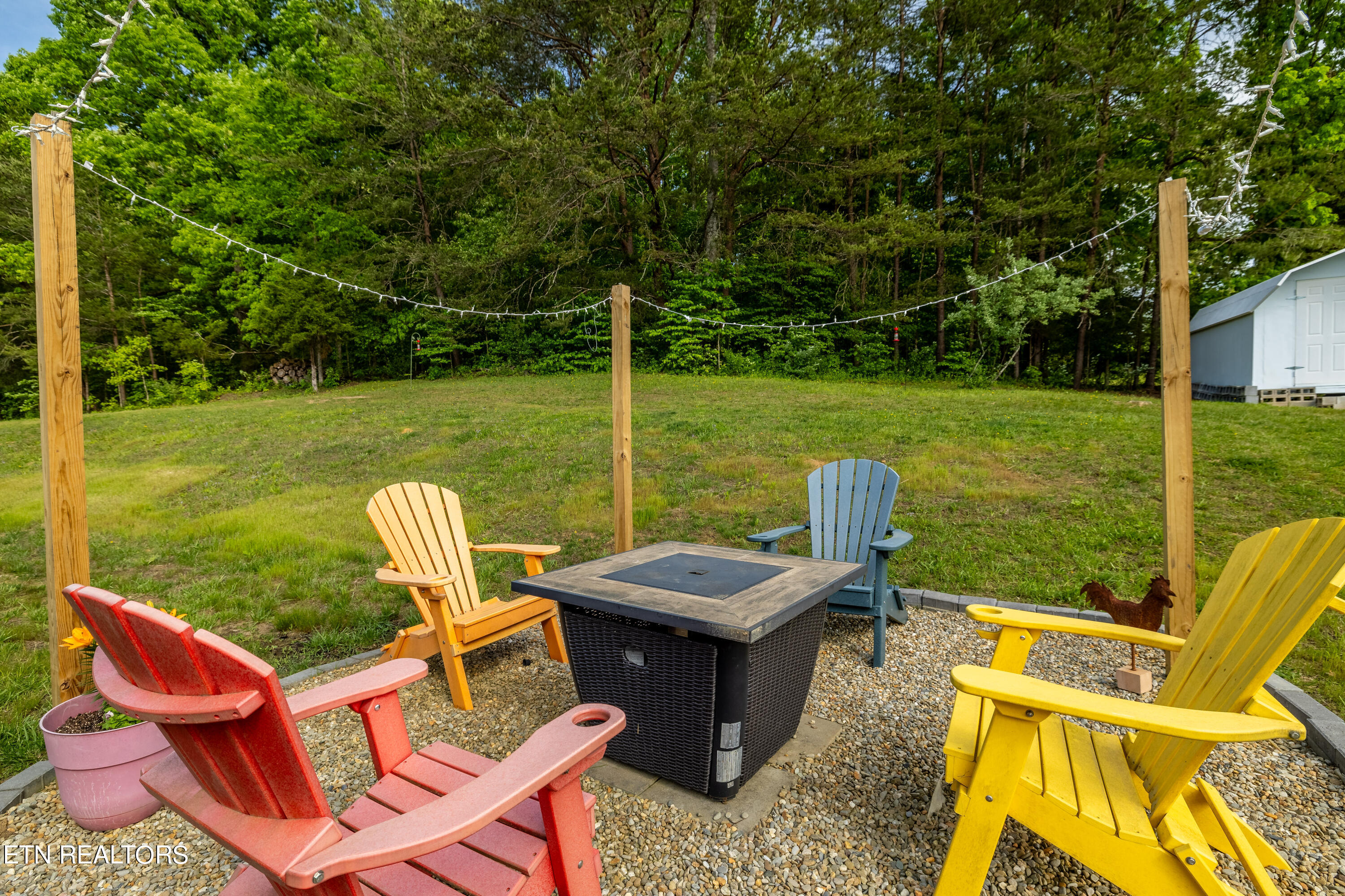 1614 Tom McCall Rd