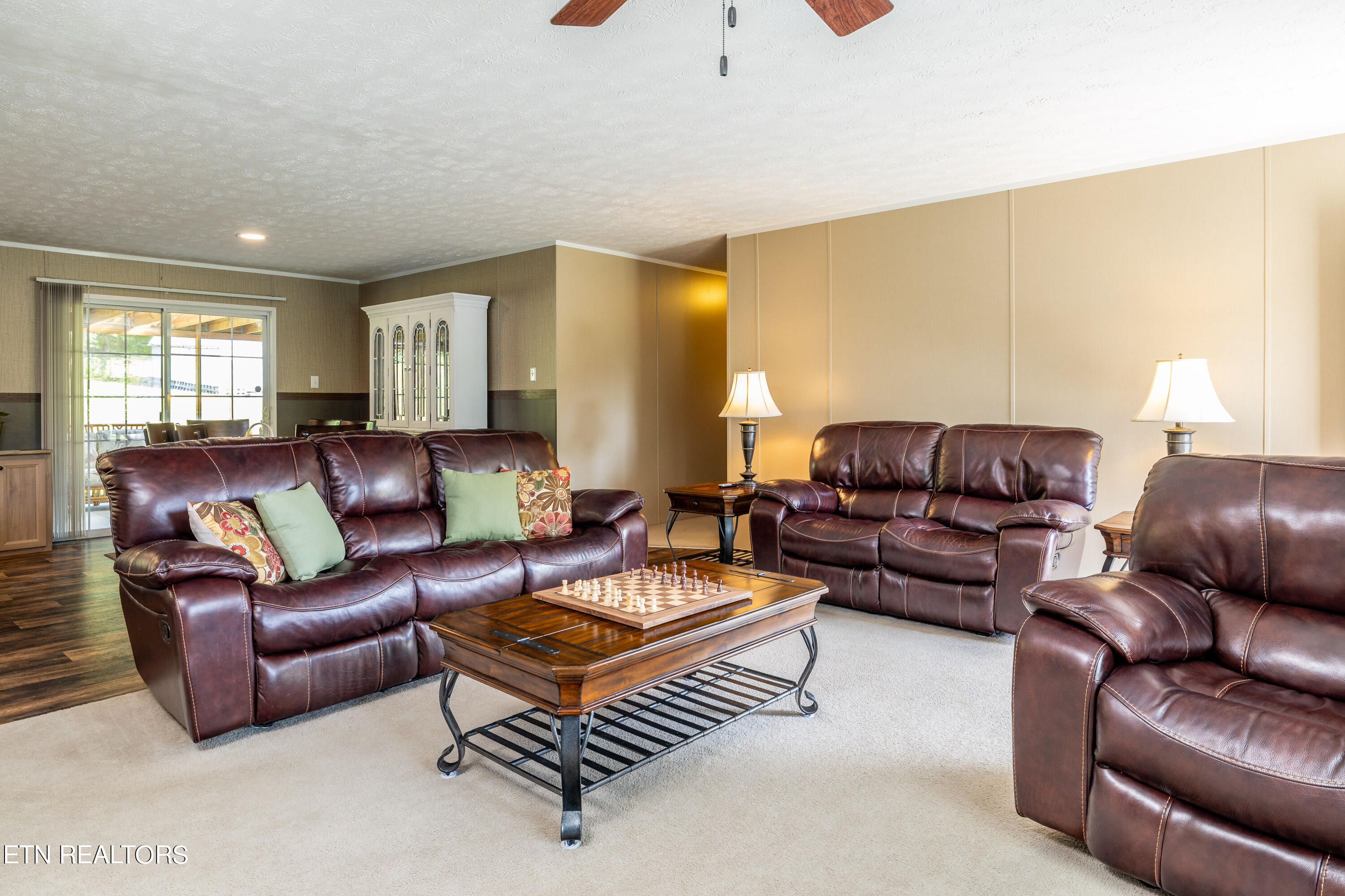 1614 Tom McCall Rd