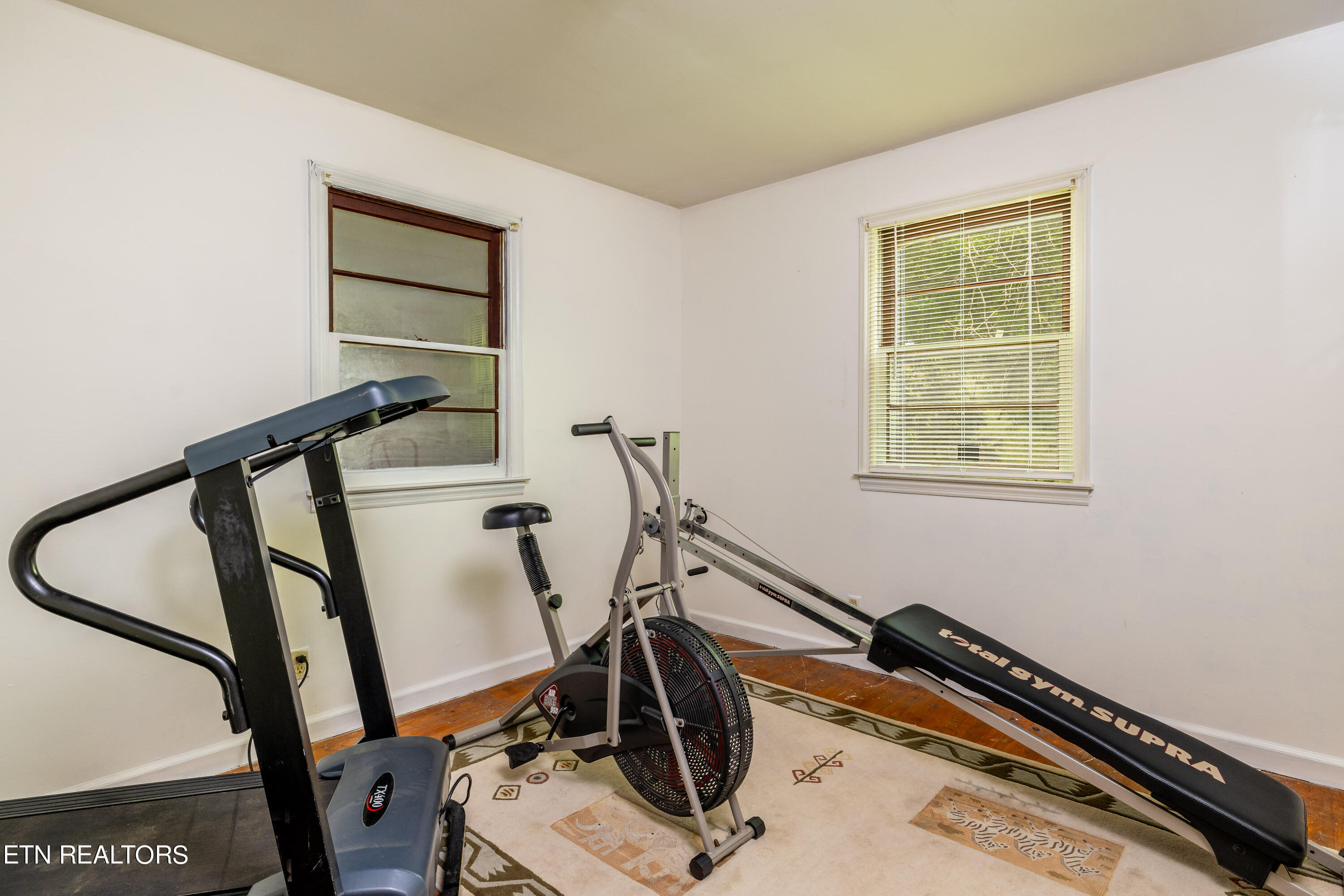 1614 Tom McCall Rd