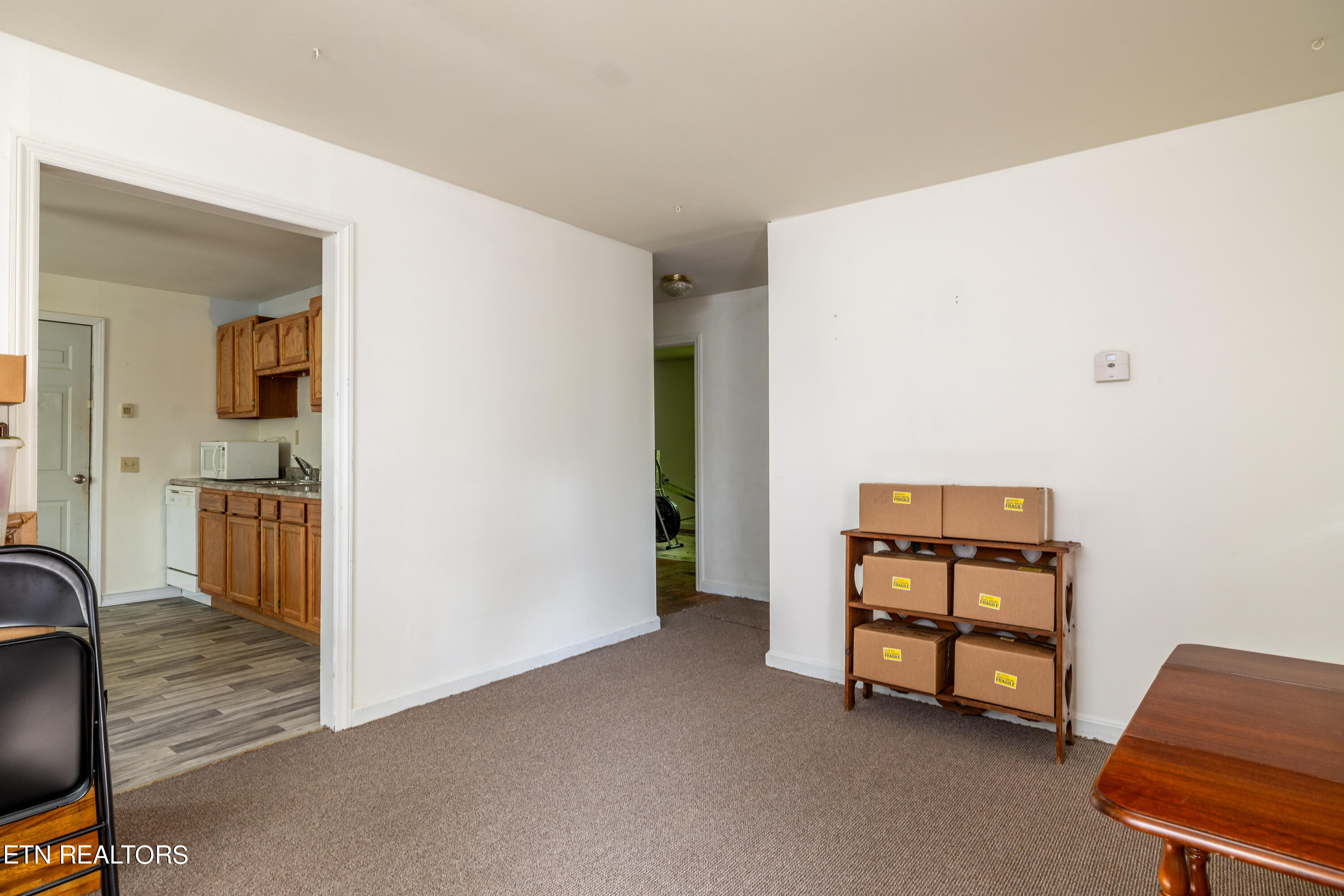 1614 Tom McCall Rd