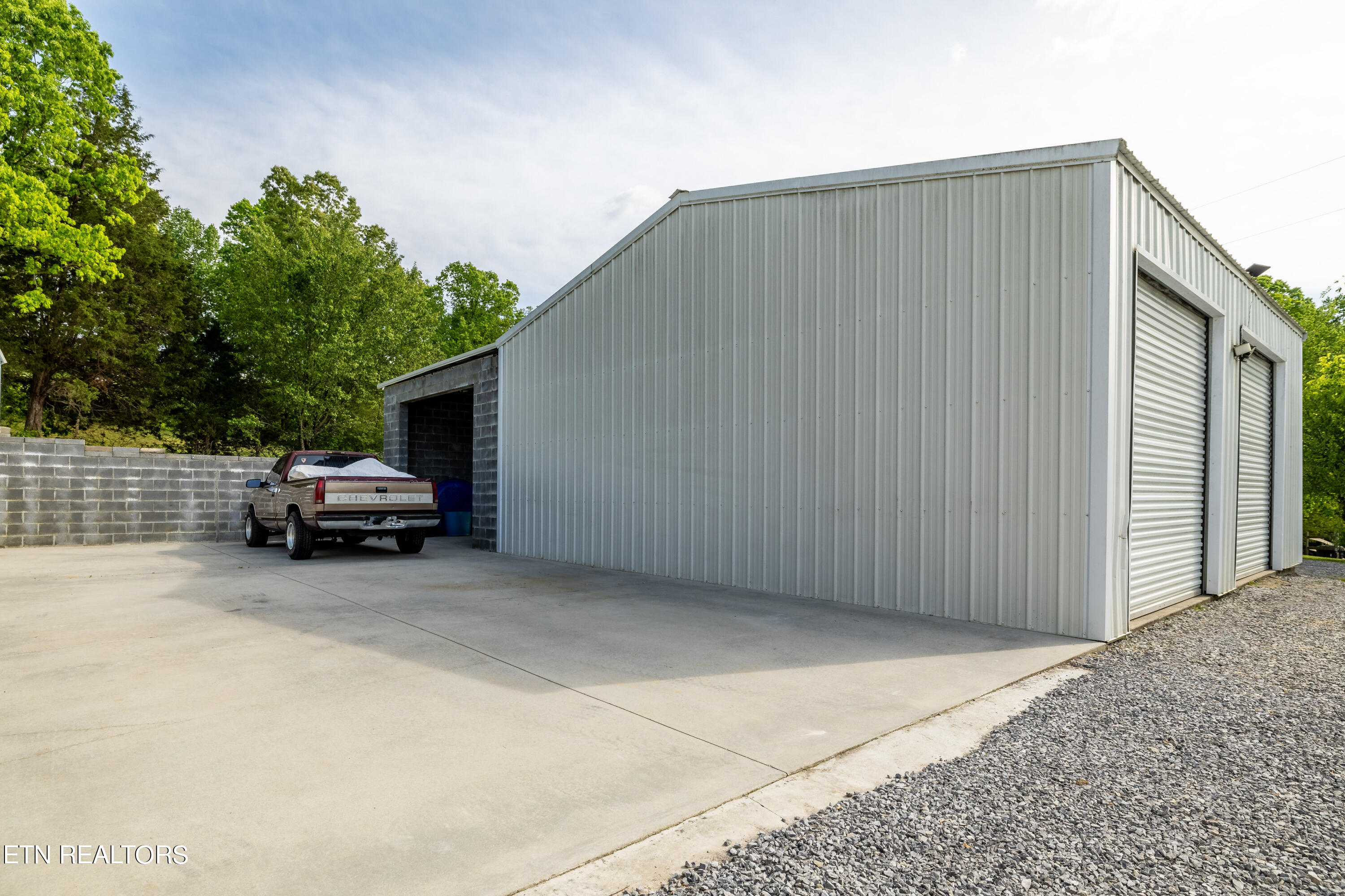 1614 Tom McCall Rd