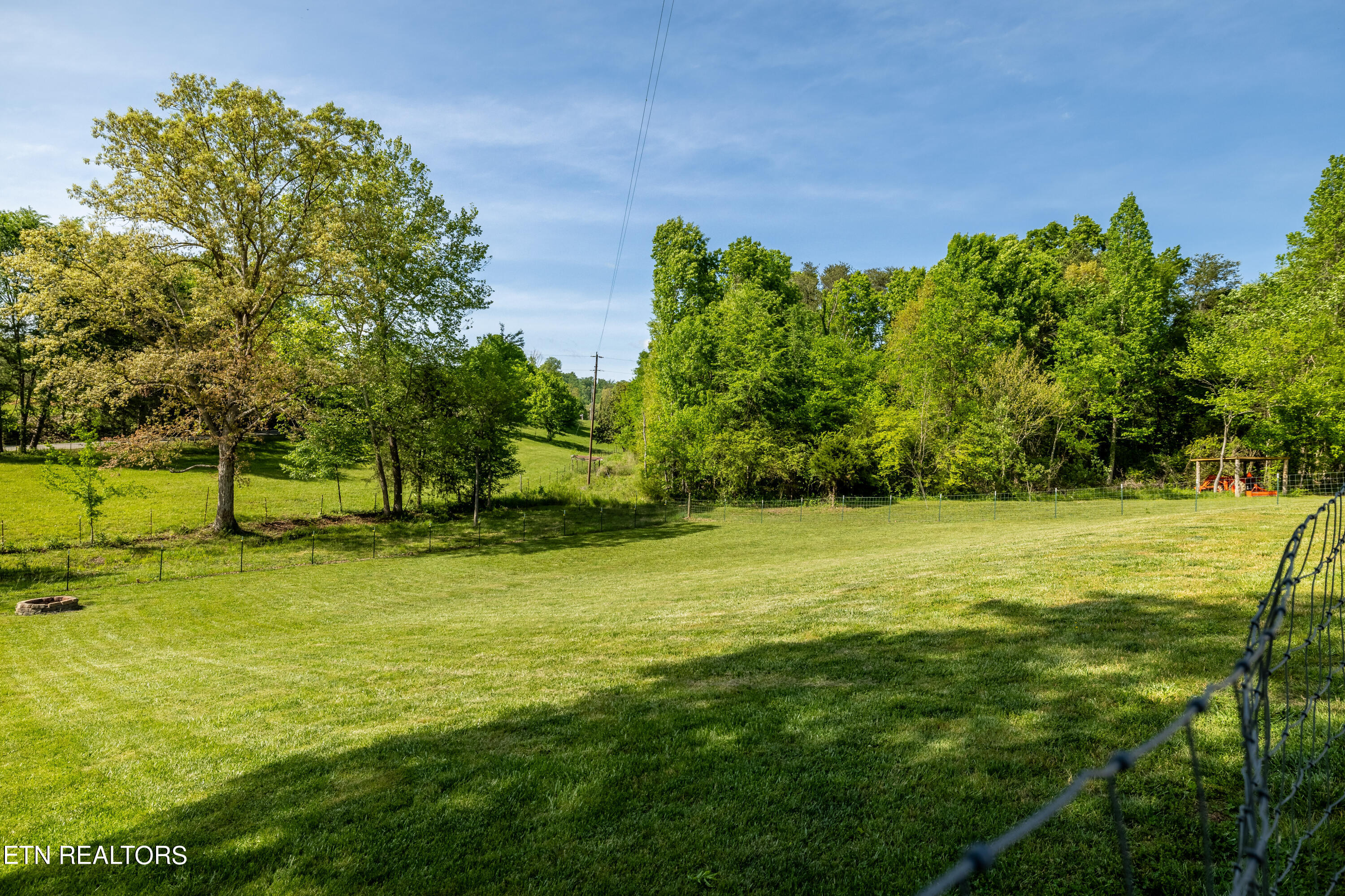 1614 Tom McCall Rd