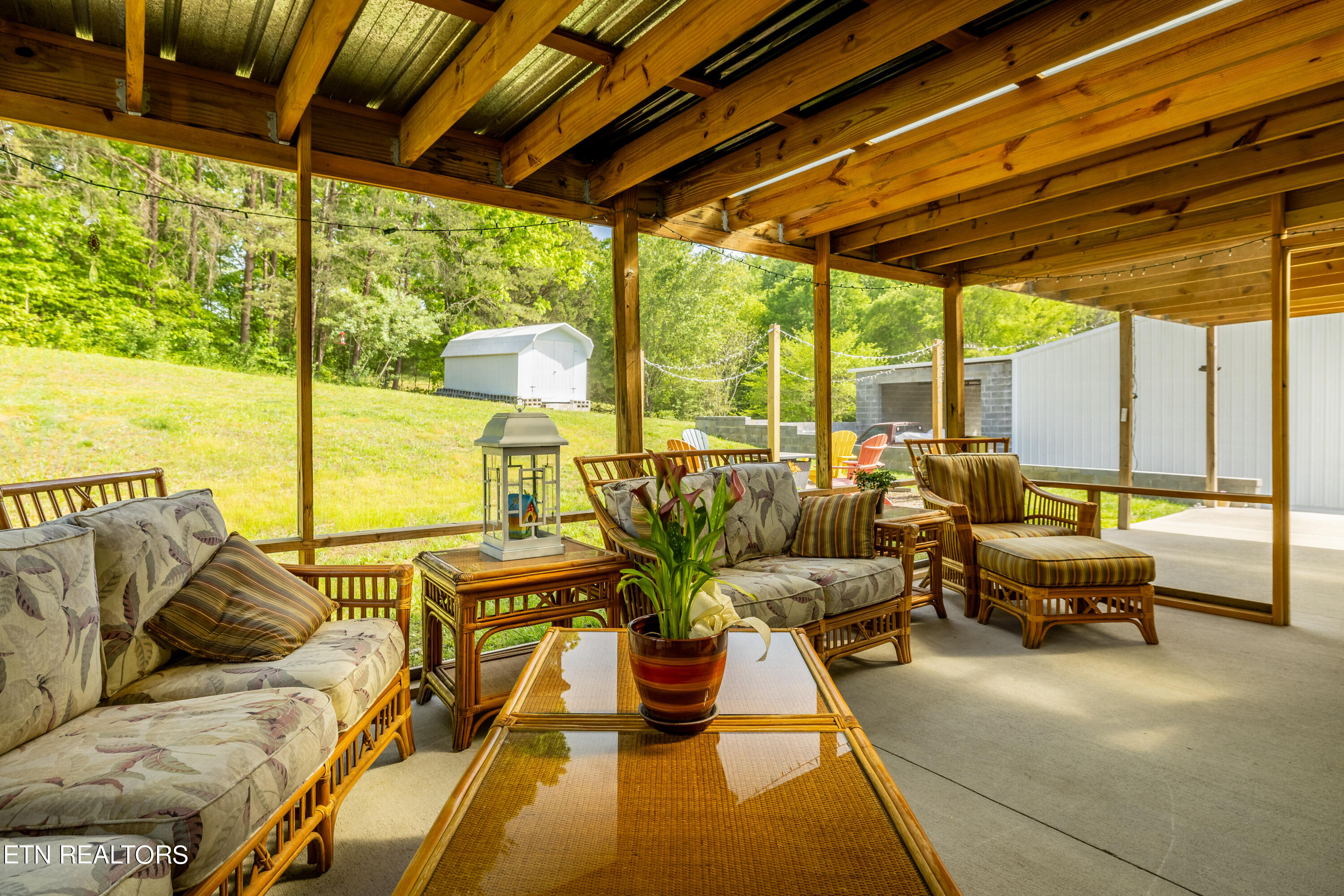 1614 Tom McCall Rd