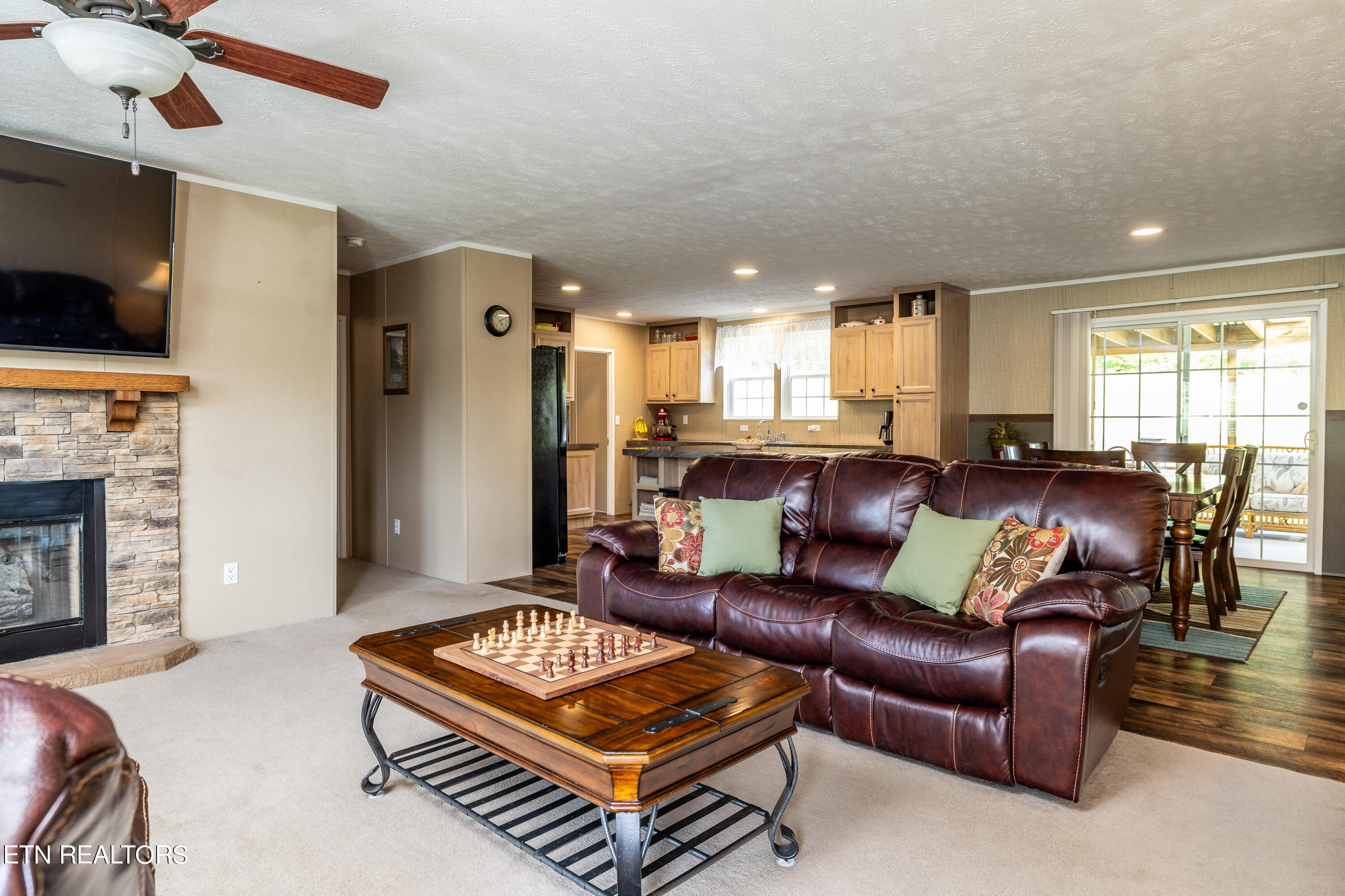 1614 Tom McCall Rd