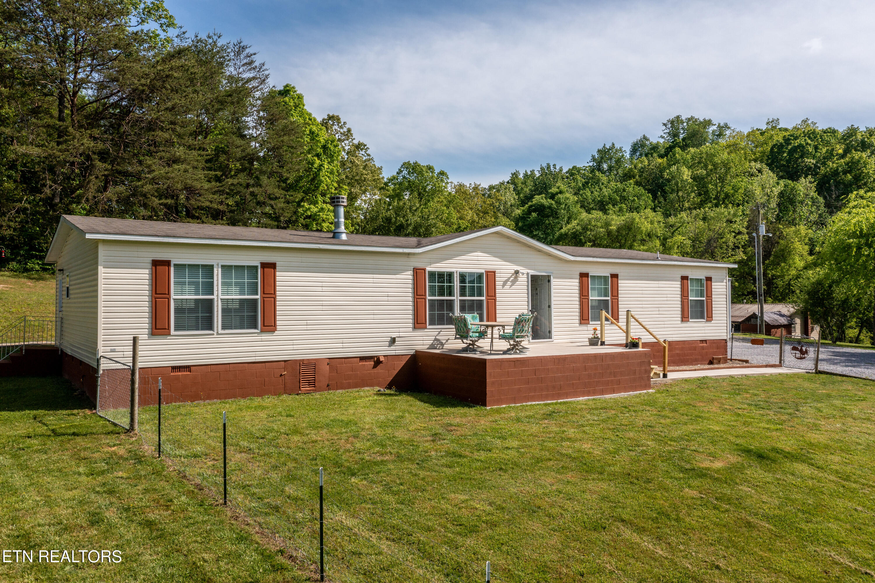 1614 Tom McCall Rd