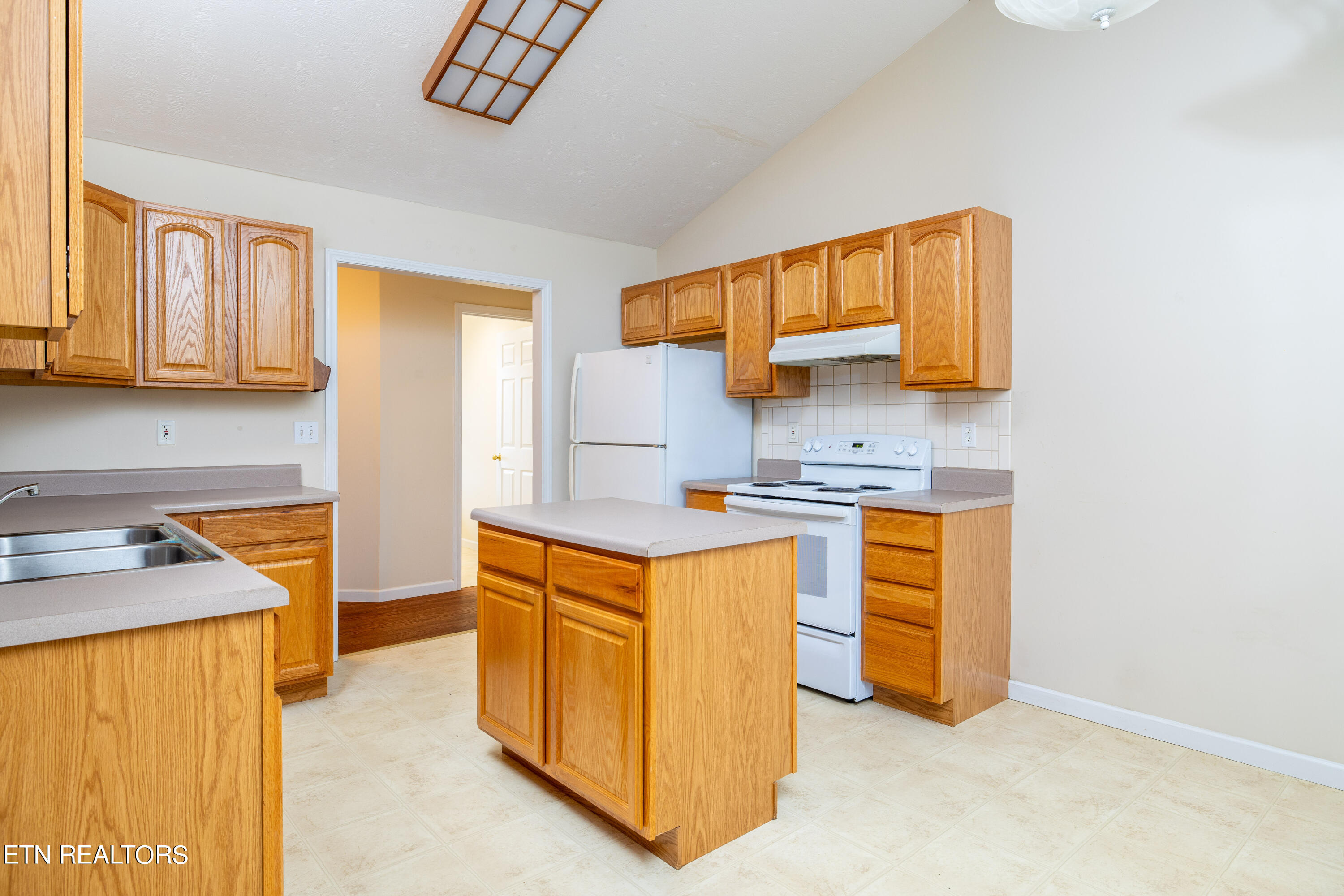 407 Pollys Way