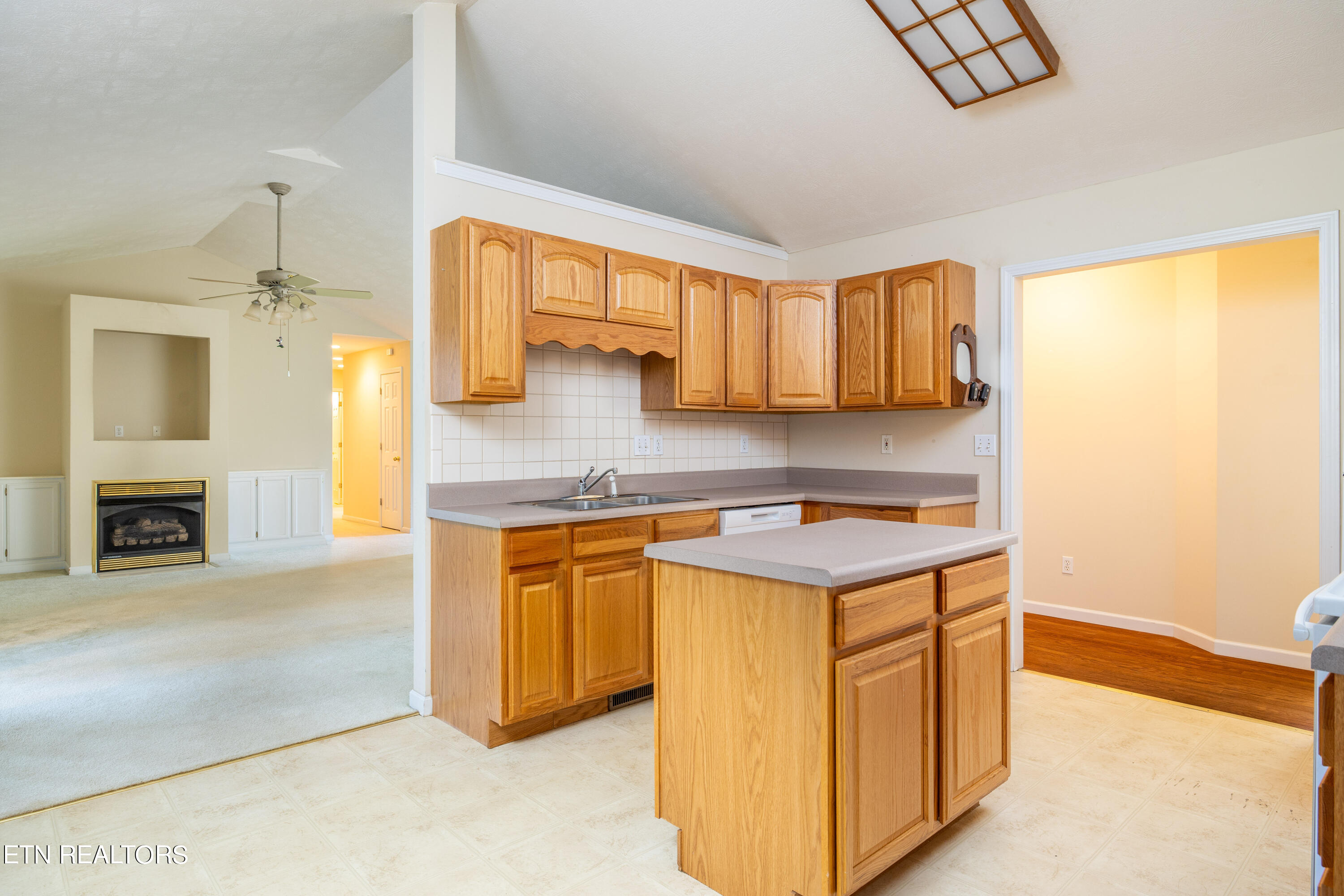 407 Pollys Way