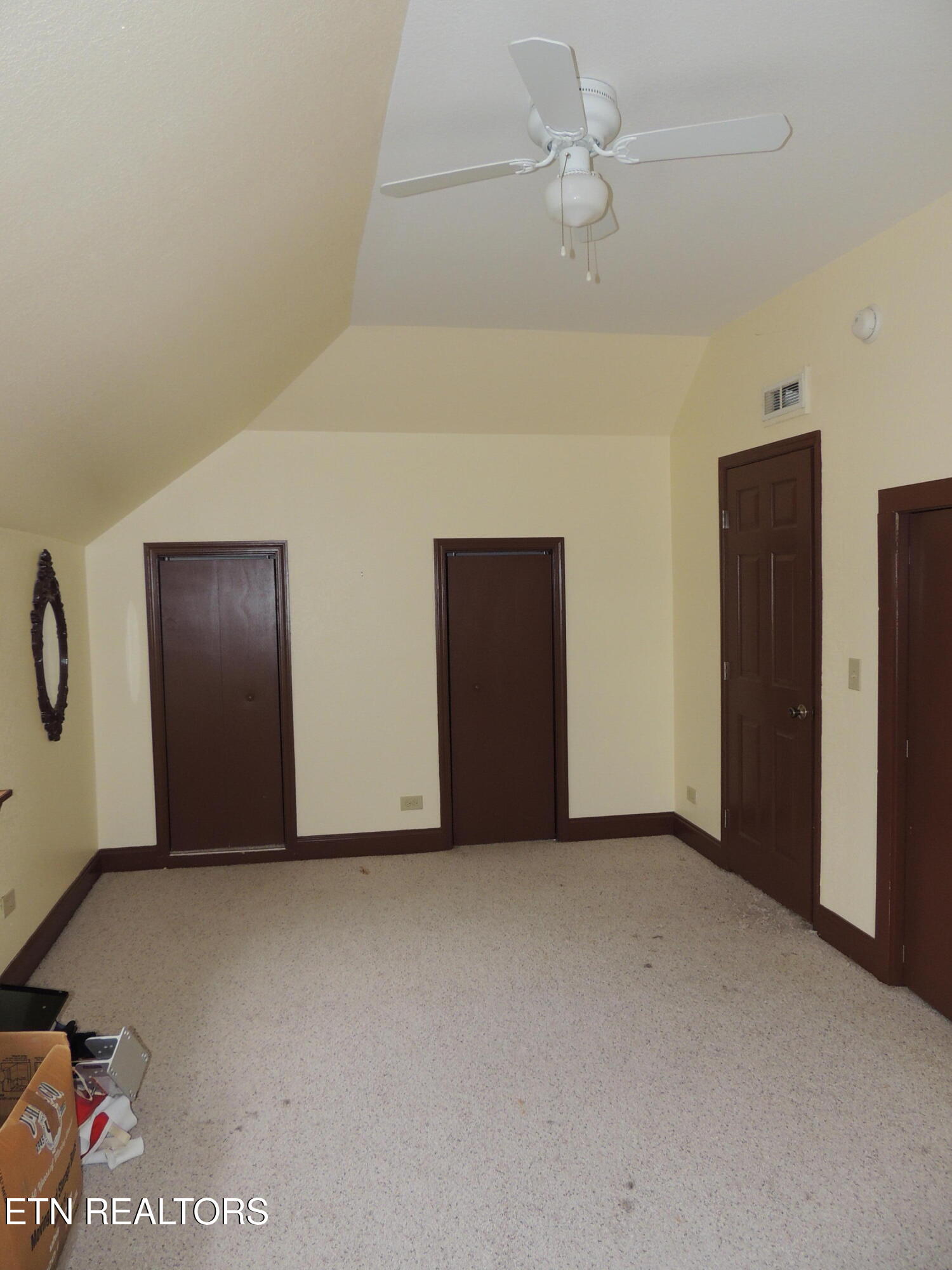 304 W 2Nd Ave