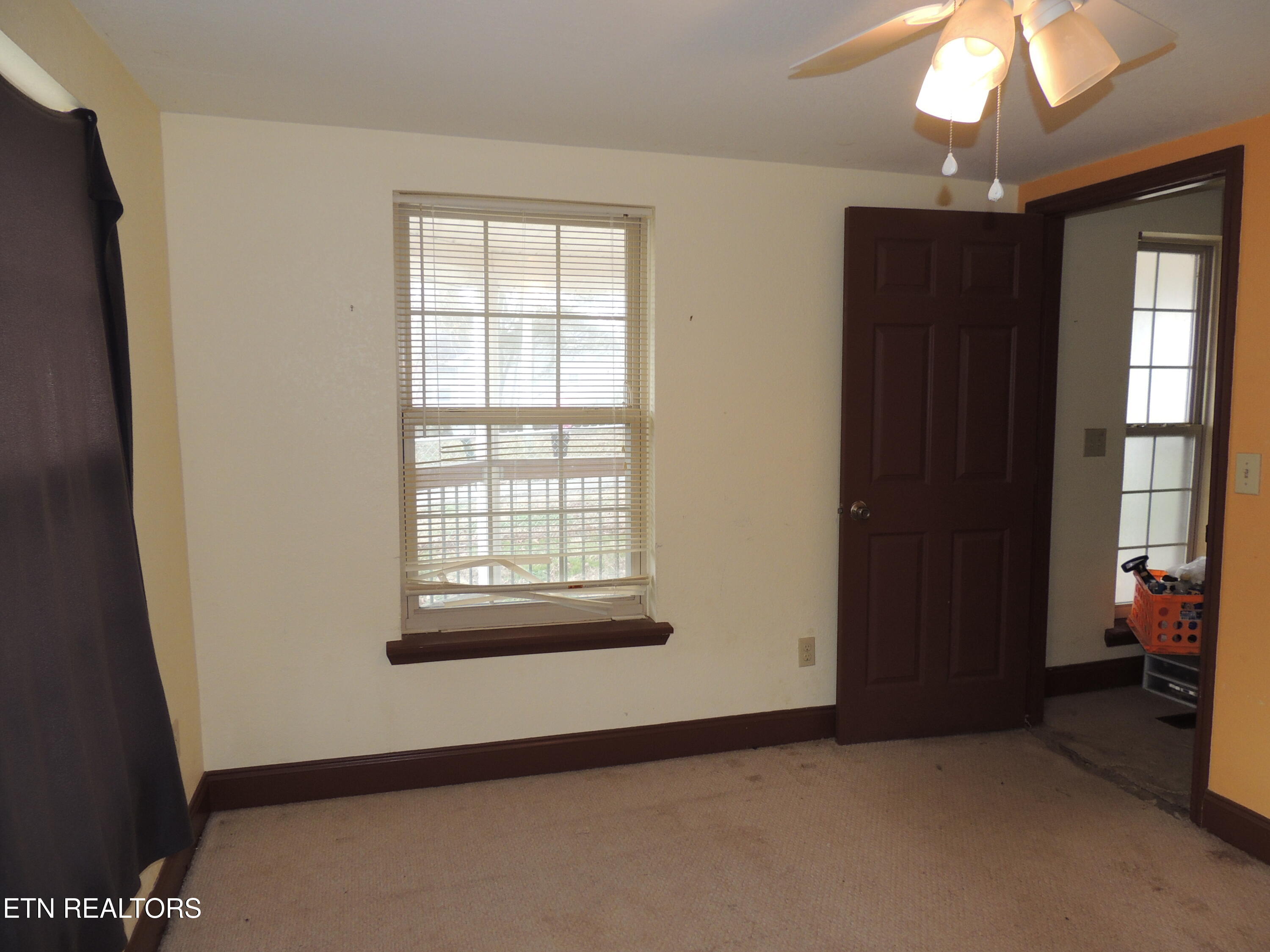 304 W 2Nd Ave