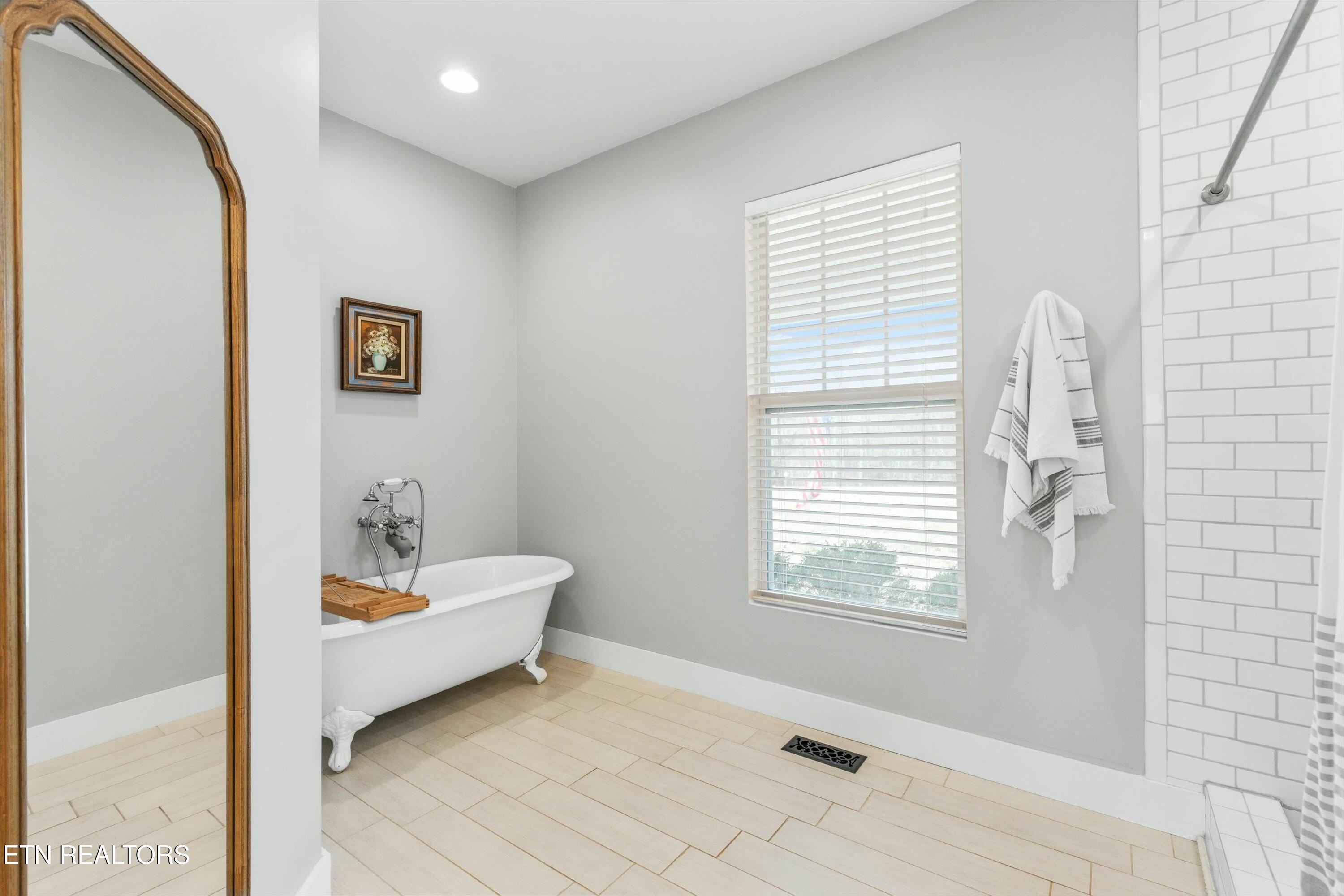 6552 Lee Thompson Lane