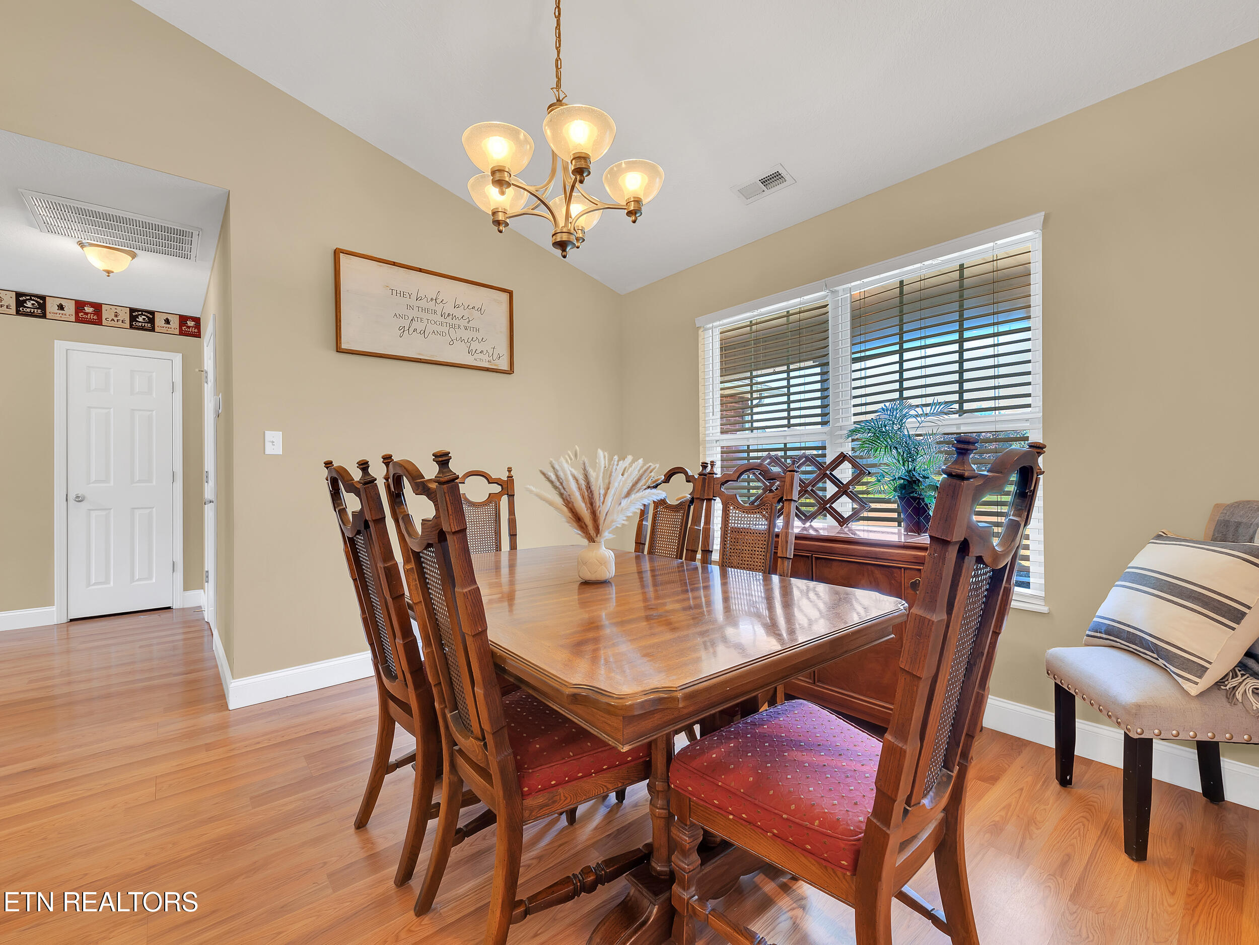 910 Mossy Grove Ln Lane