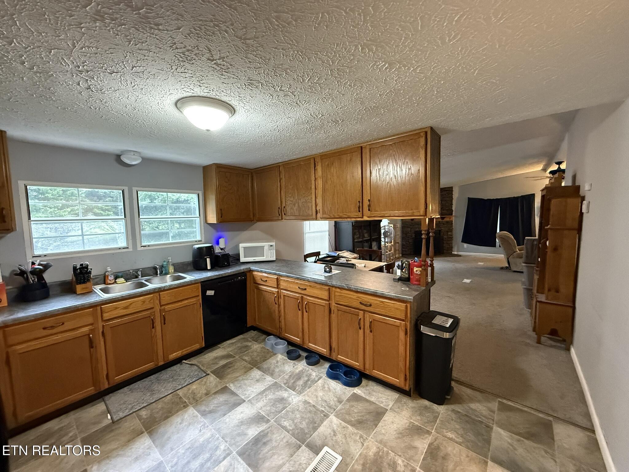 604 Oak Grove Rd