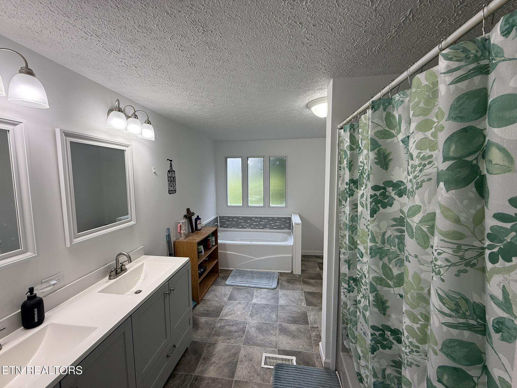 604 Oak Grove Rd