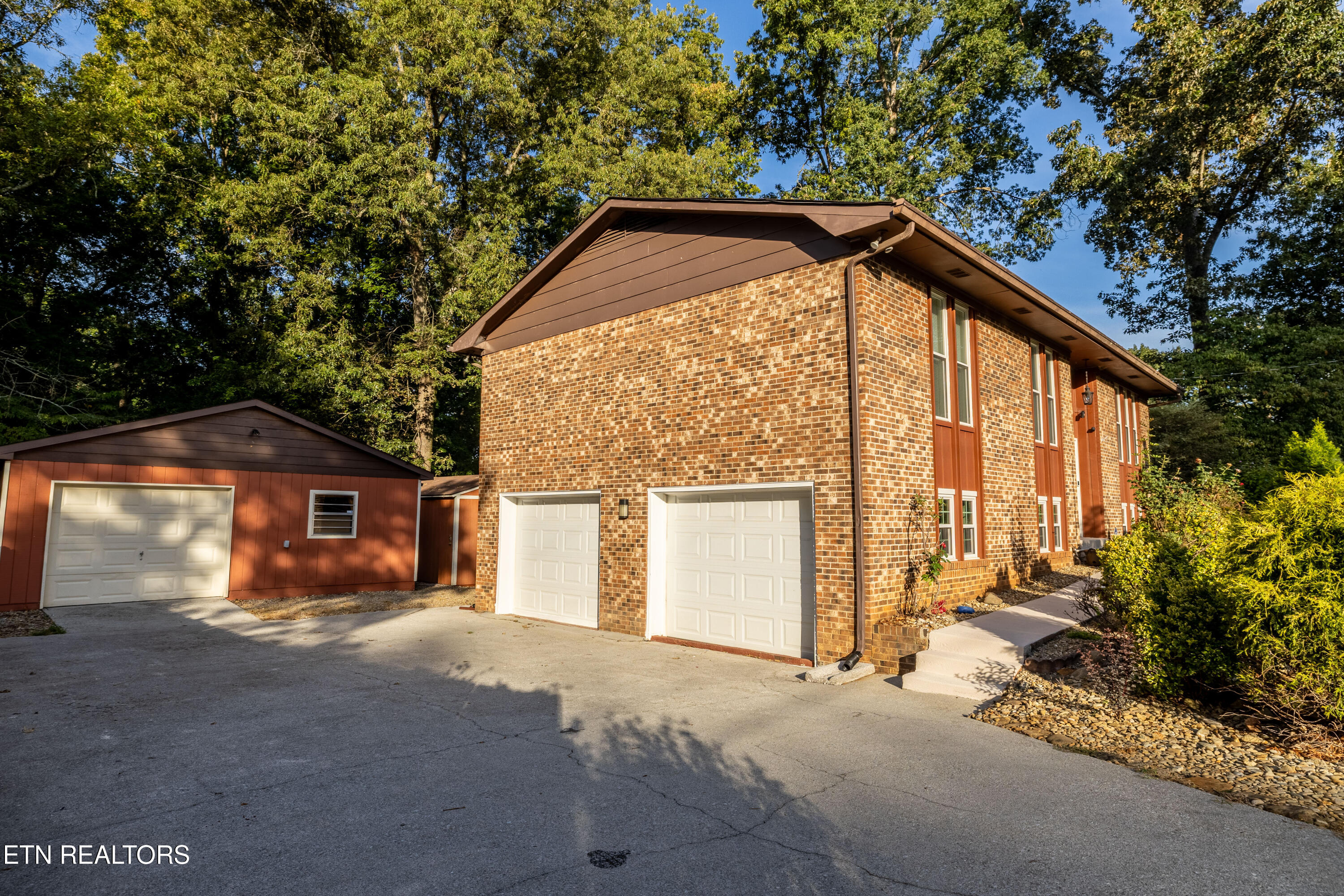 1215 S Dogwood Drive