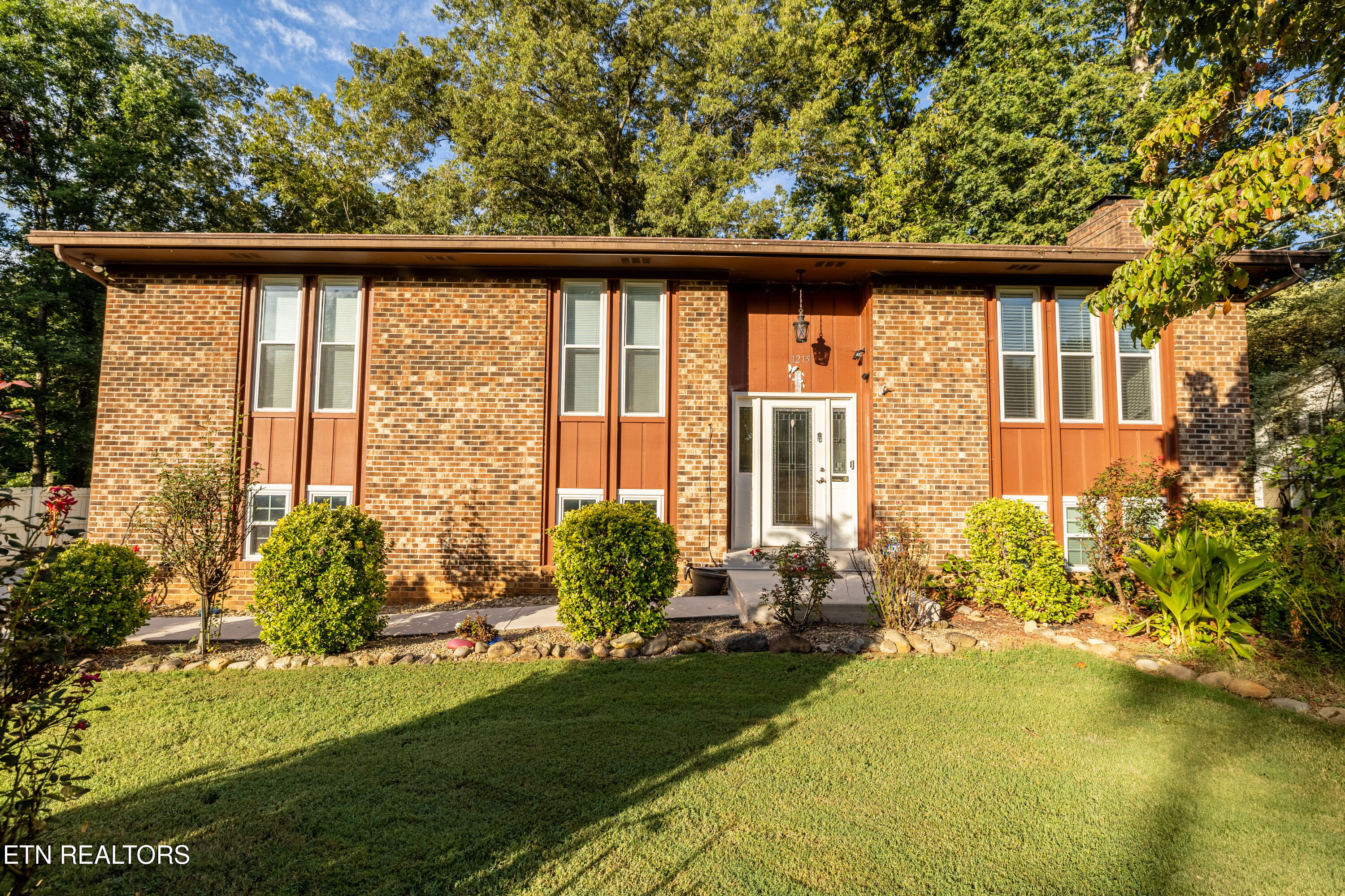 1215 S Dogwood Drive