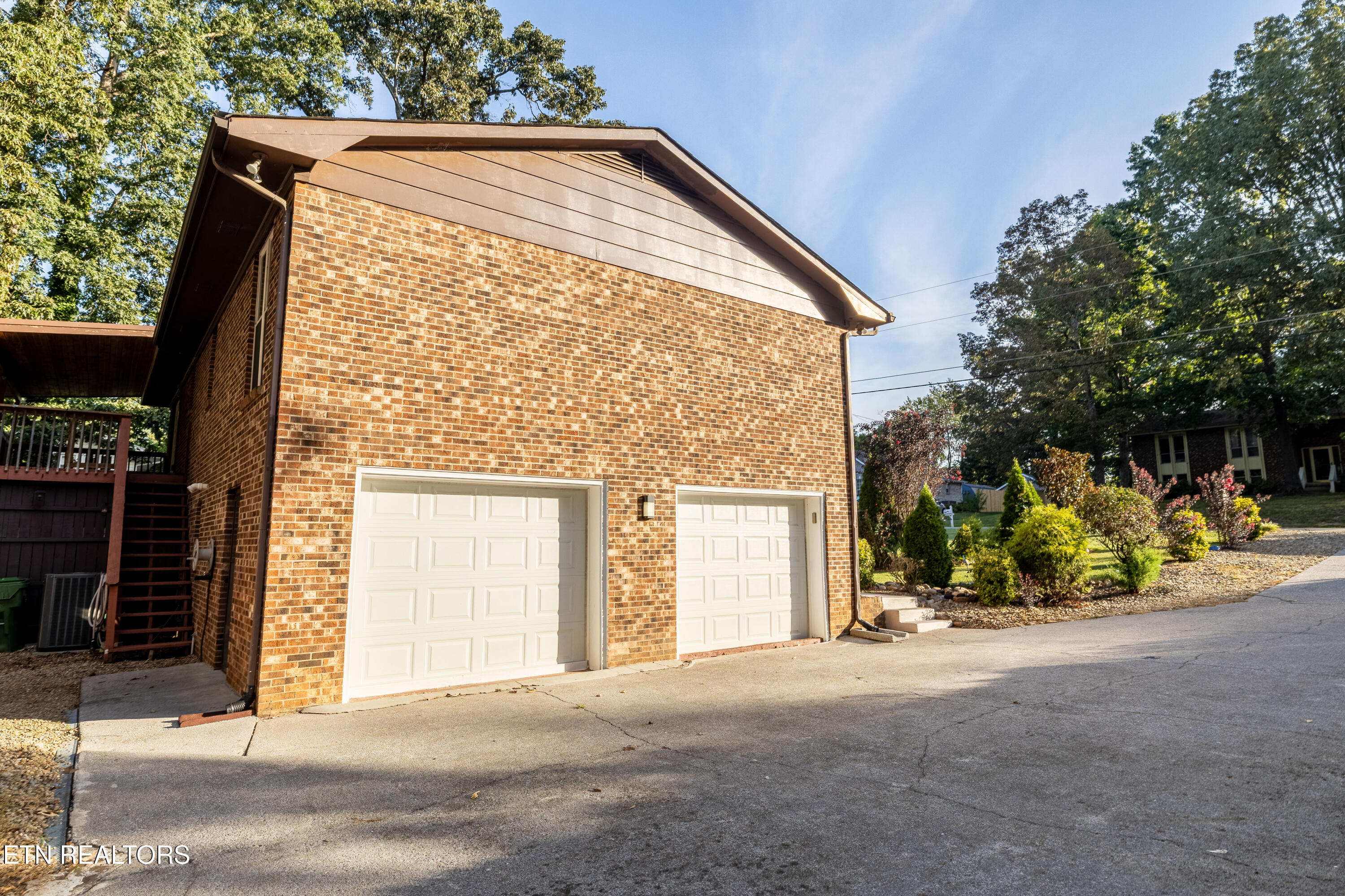 1215 S Dogwood Drive