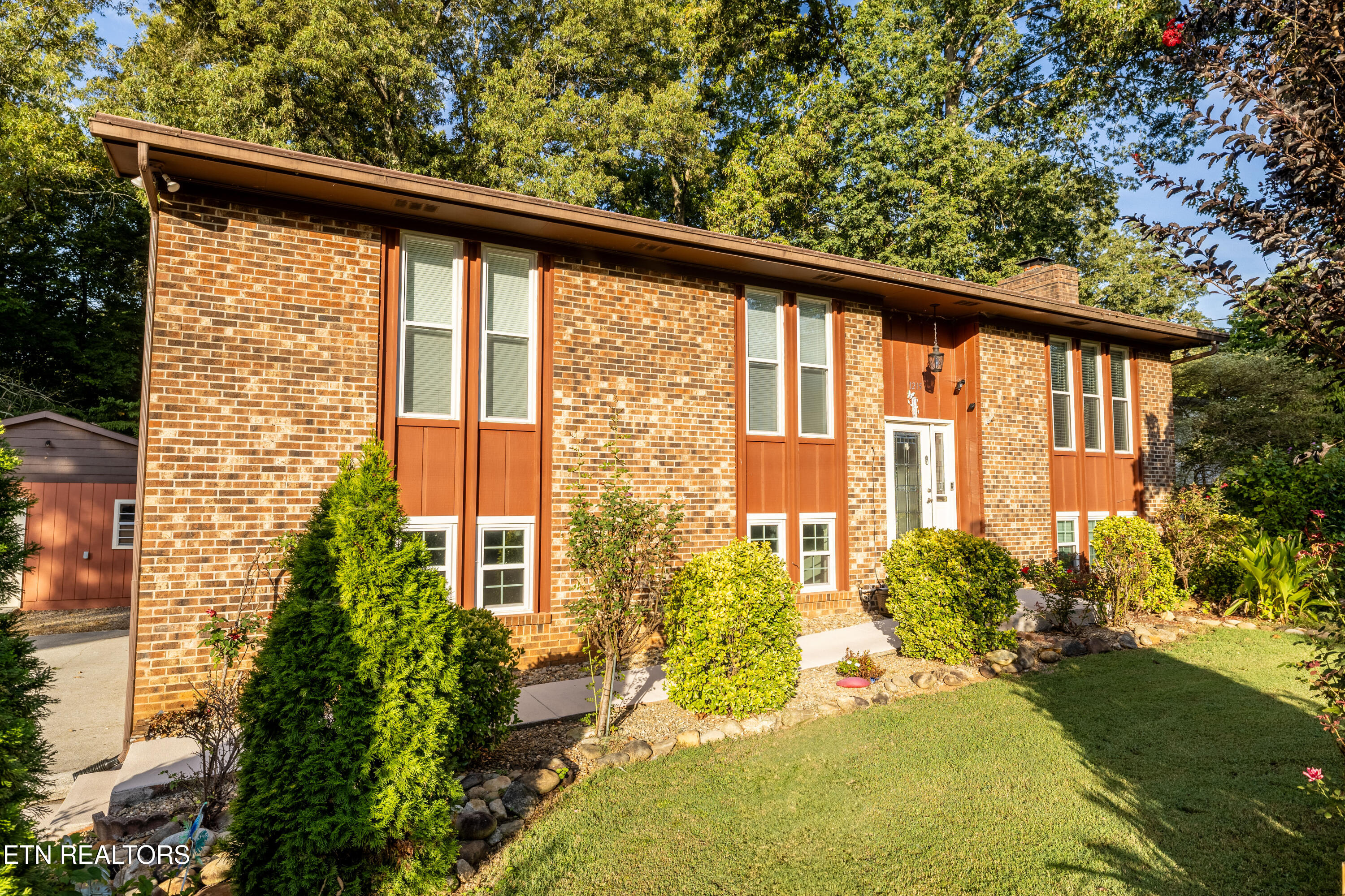 1215 S Dogwood Drive