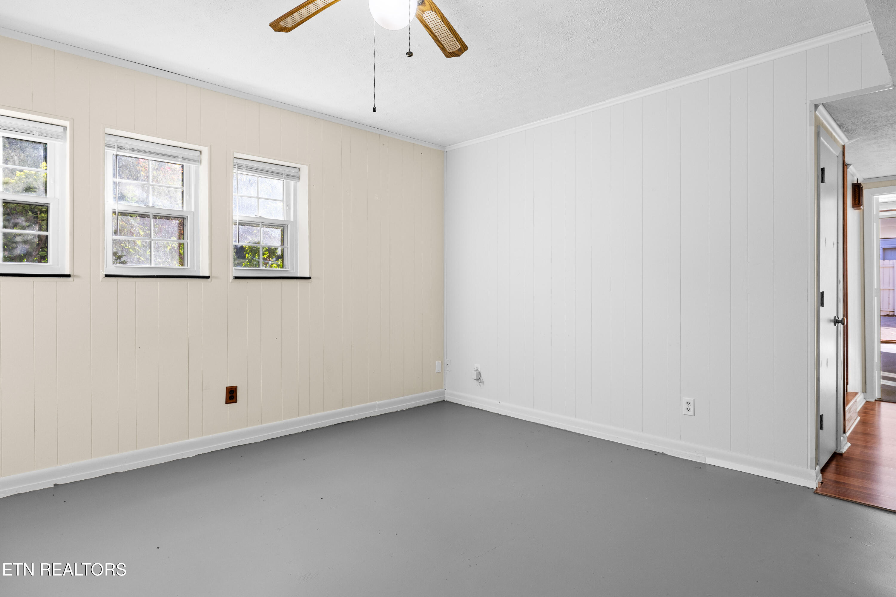 1215 S Dogwood Drive