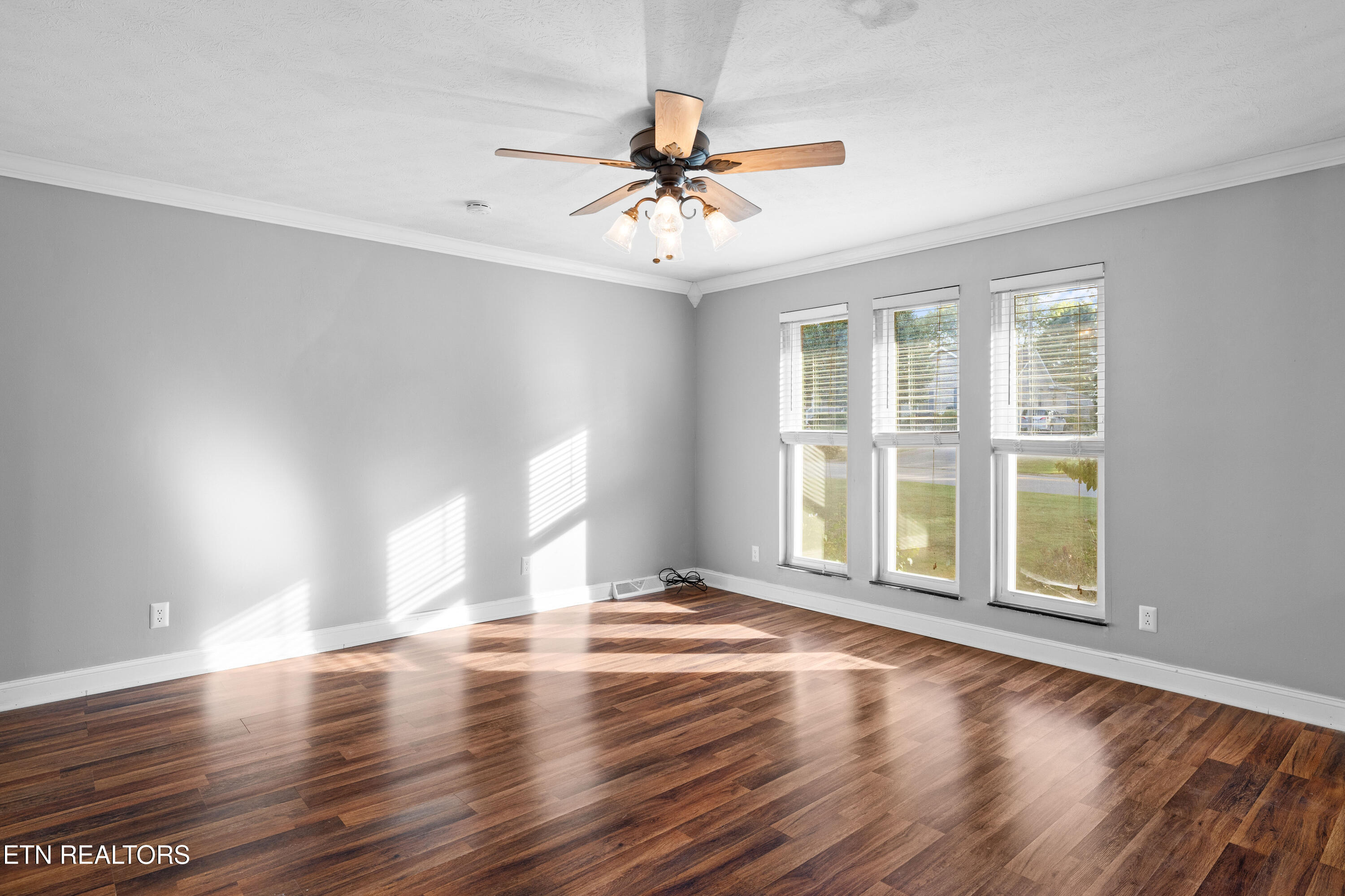 1215 S Dogwood Drive