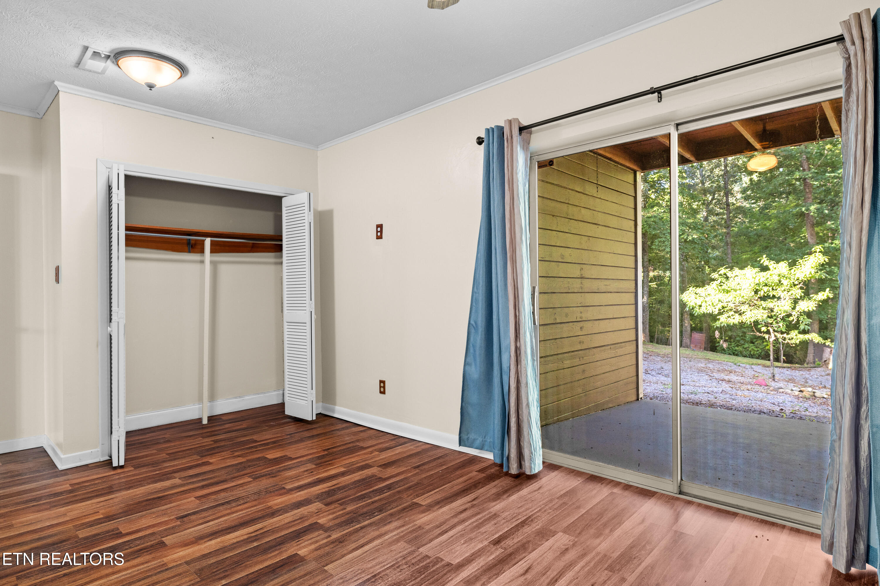 1215 S Dogwood Drive